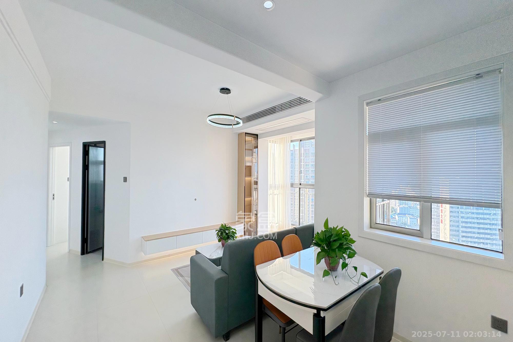 凯通国际城(凯通朝庭) 3室1厅1卫 68.0万 凯通国际城(凯通朝庭) 3室1厅1卫 68.0万客厅