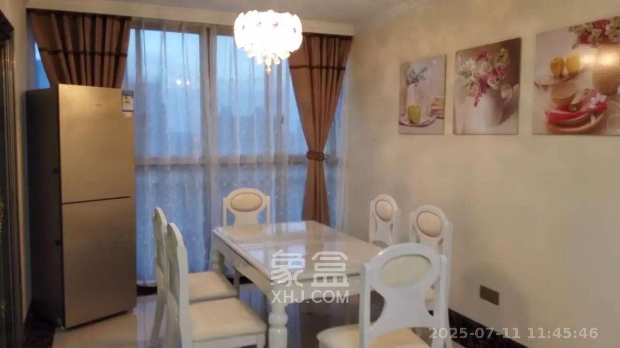 富林公寓  3室2厅2卫   2300.00元/月室内图