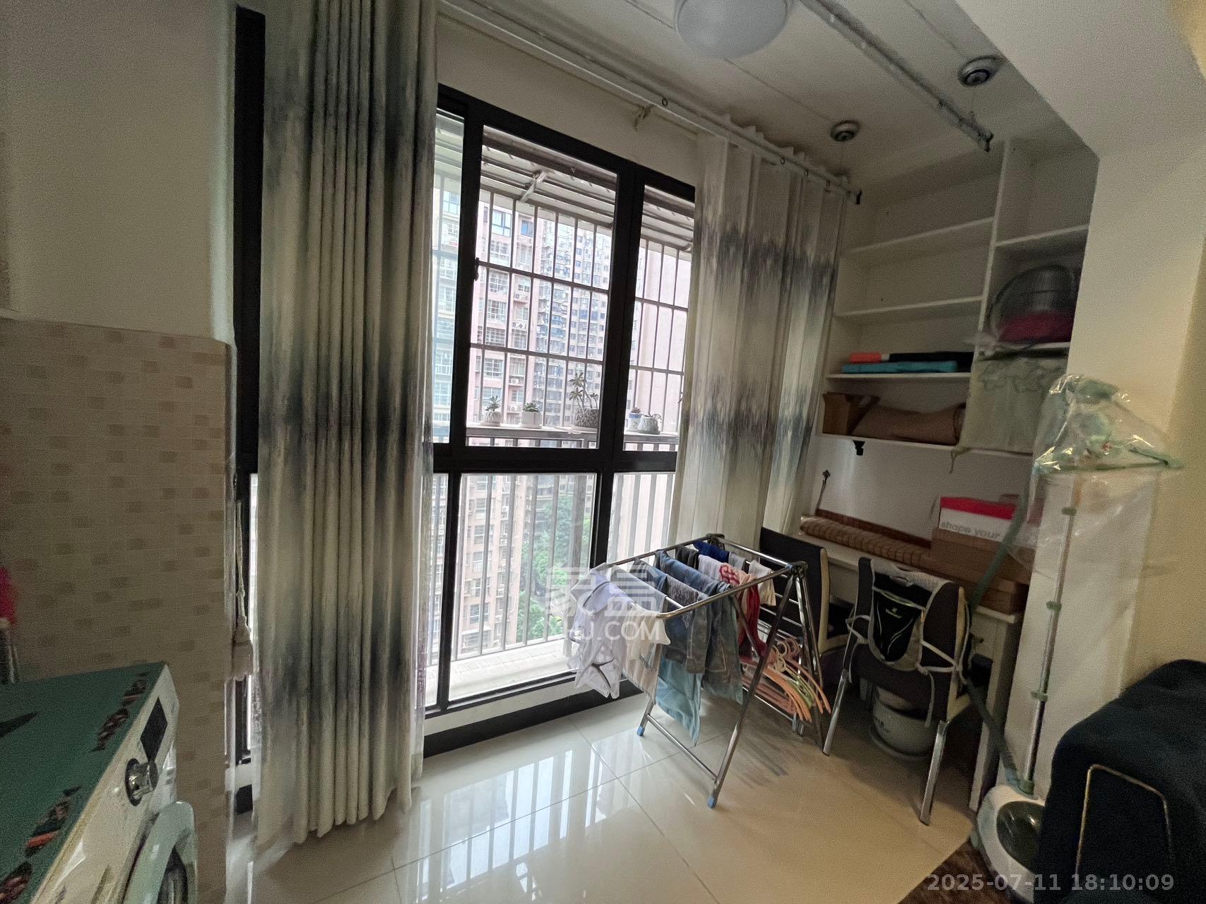 华润凤凰城三期  2室1厅1卫   2200.00元/月室内图