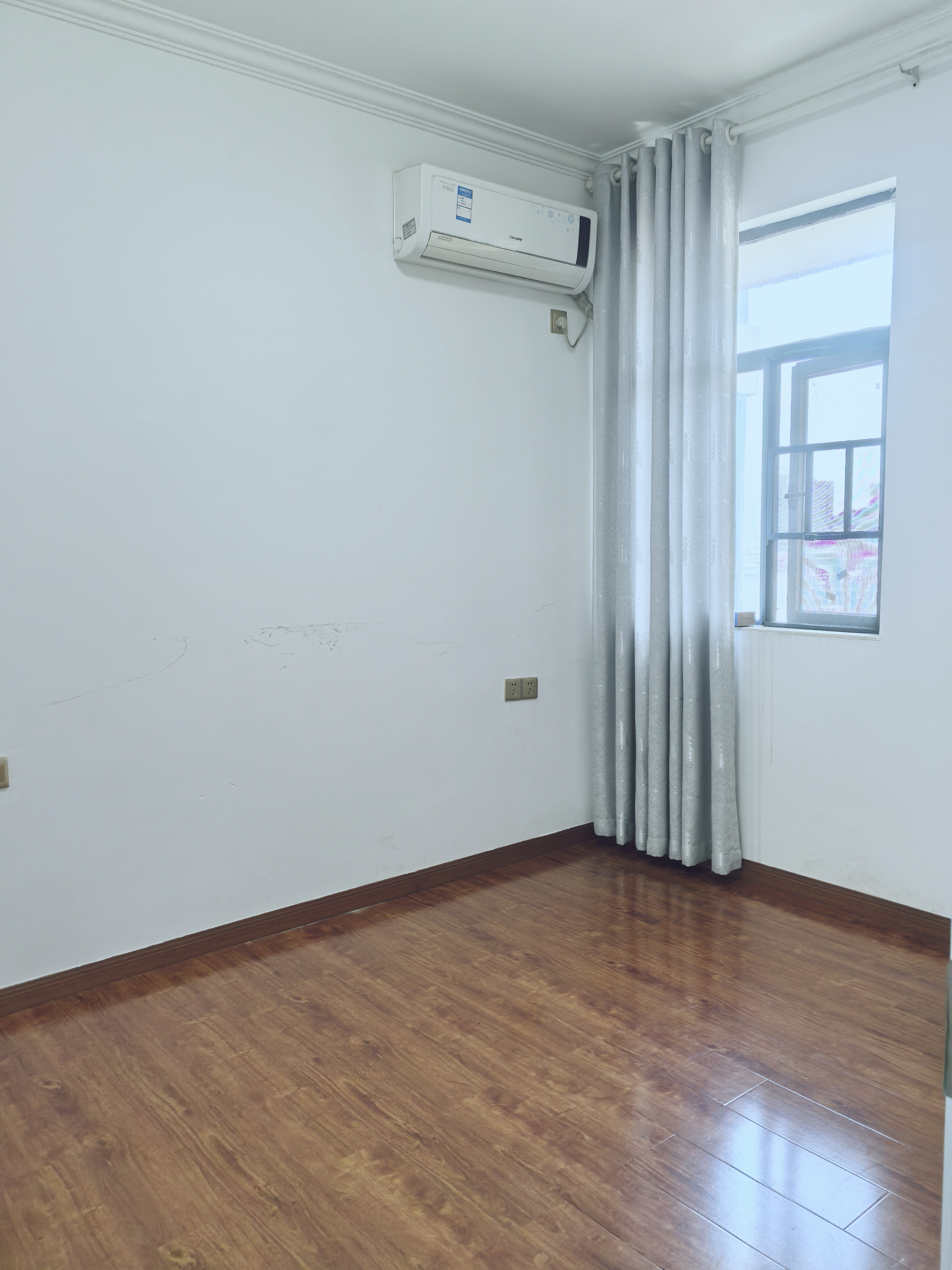 菊苑豪宅 3室2厅2卫 2000.0元/月 菊苑豪宅 3室2厅2卫 2000.0元/月室内图