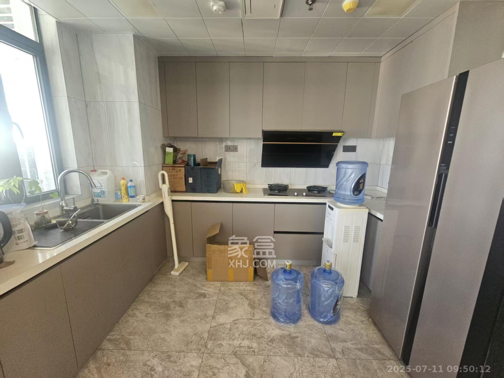 旭辉都会山  4室2厅3卫    9000.0元/月 旭辉都会山  4室2厅3卫    9000.0元/月室内图