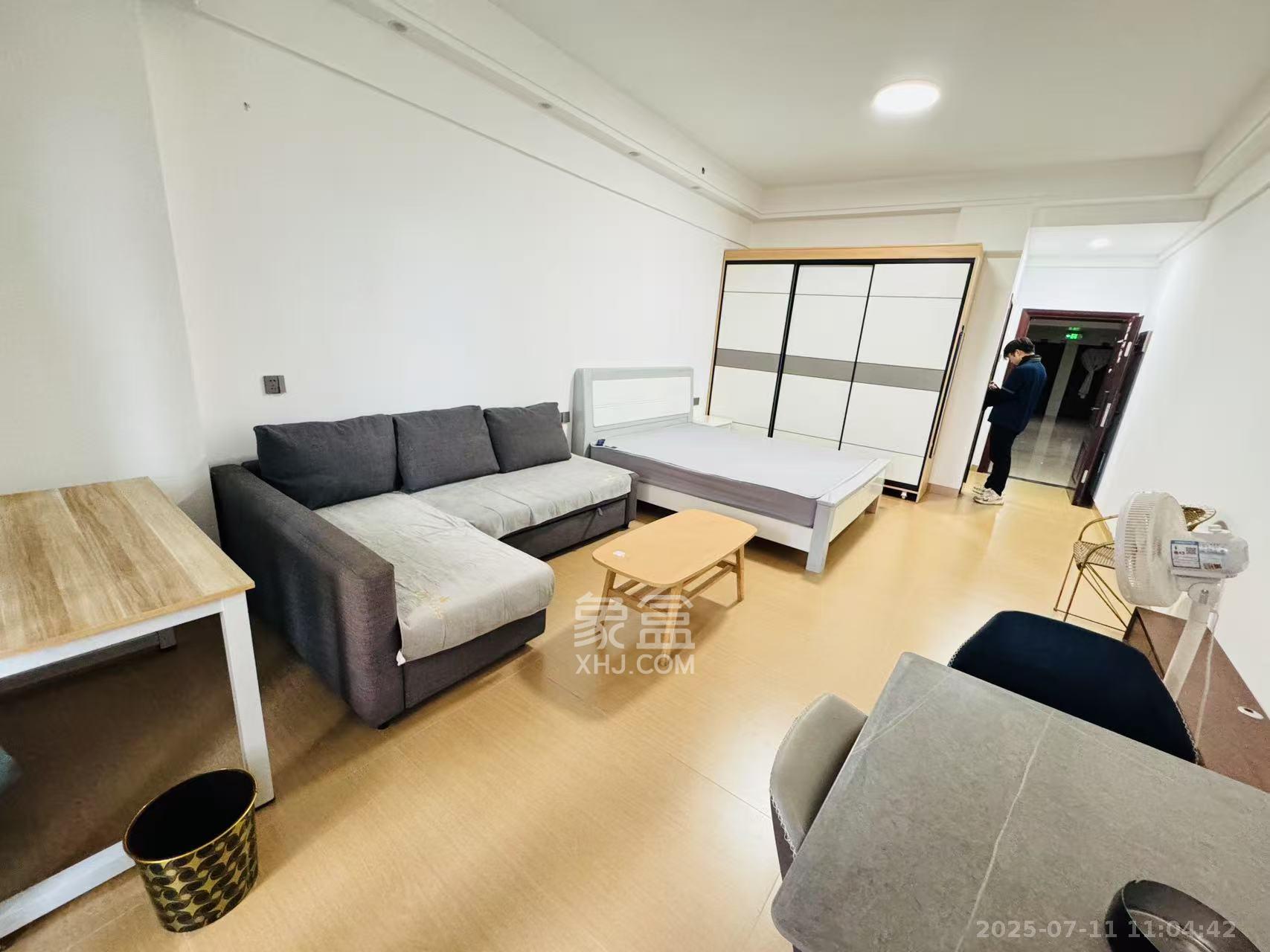 江南华府  1室0厅0卫    1700.0元/月 江南华府  1室0厅0卫    1700.0元/月室内图