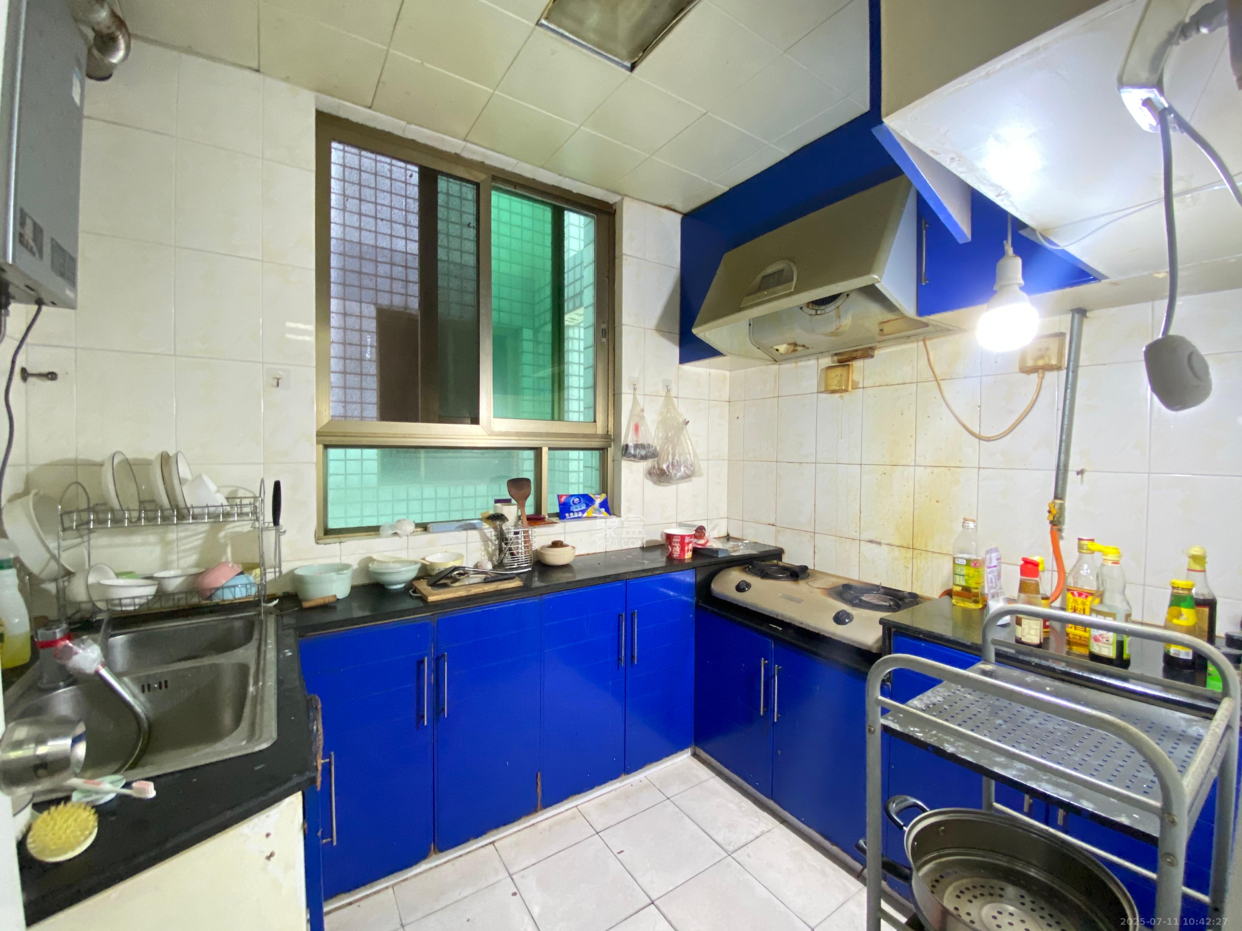 市一医院宿舍  1室2厅2卫    2800.0元/月 市一医院宿舍  1室2厅2卫    2800.0元/月室内图