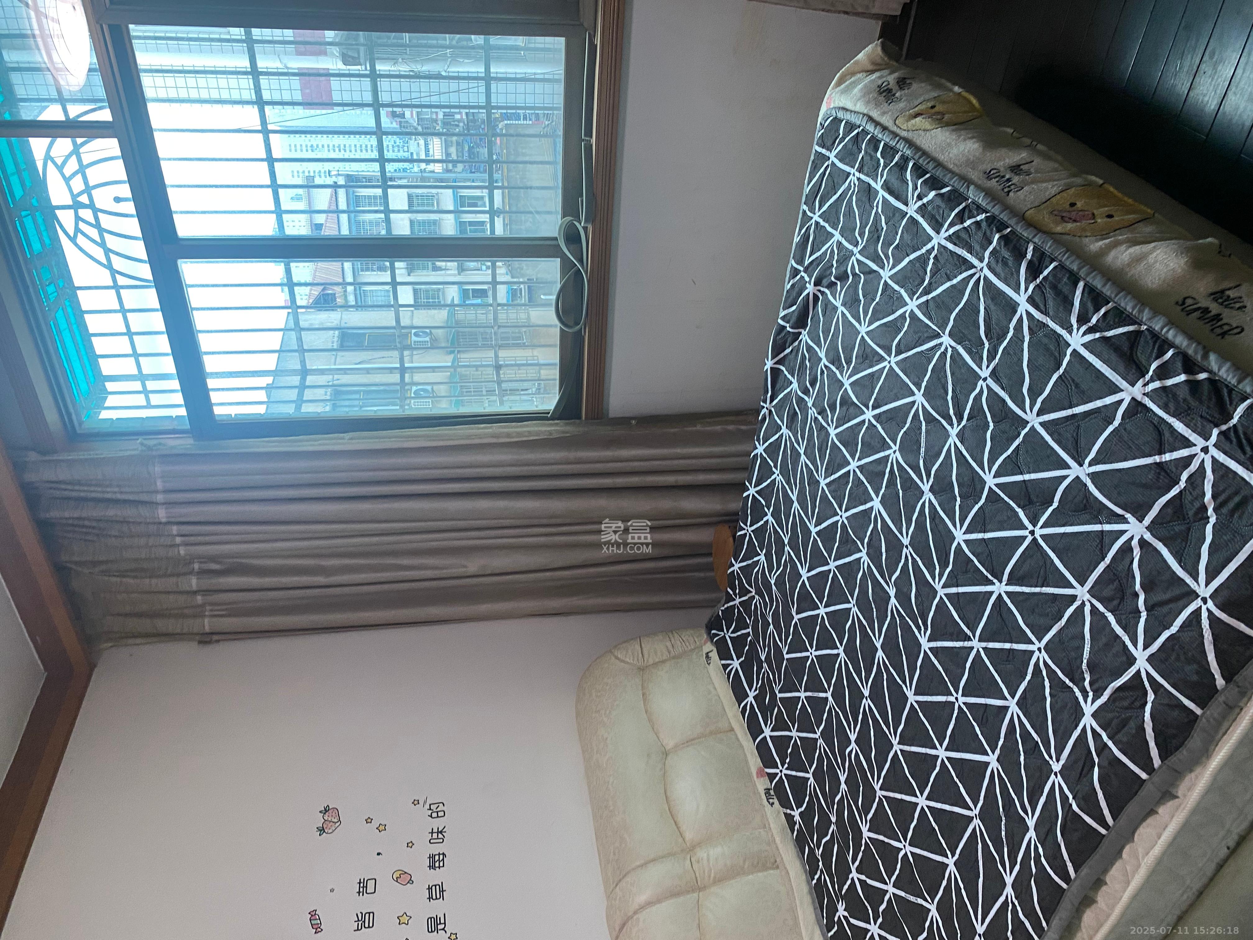 红星糖酒城  4室2厅2卫   2300.00元/月室内图