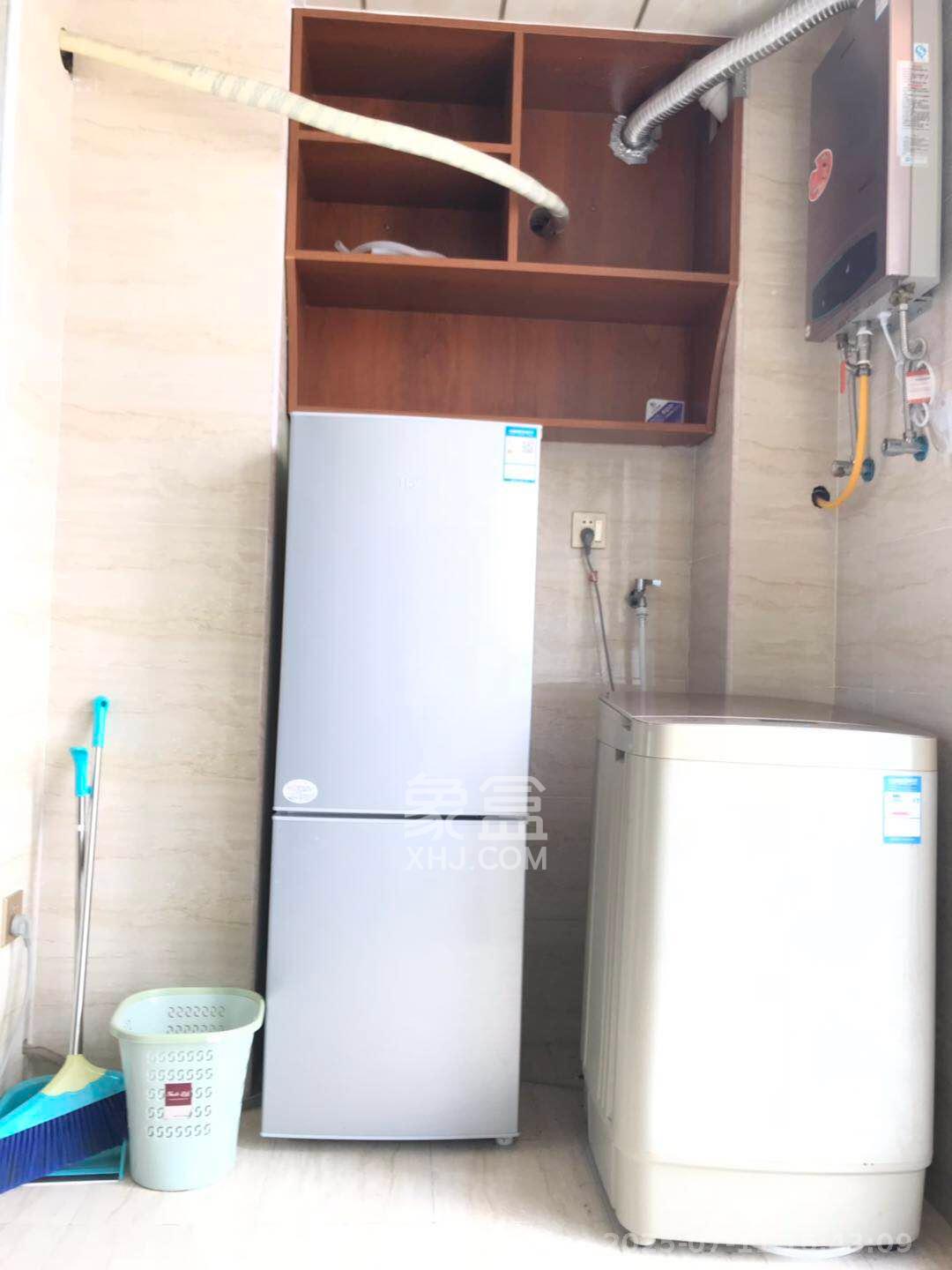 山水湾  1室1厅1卫   1400.00元/月室内图