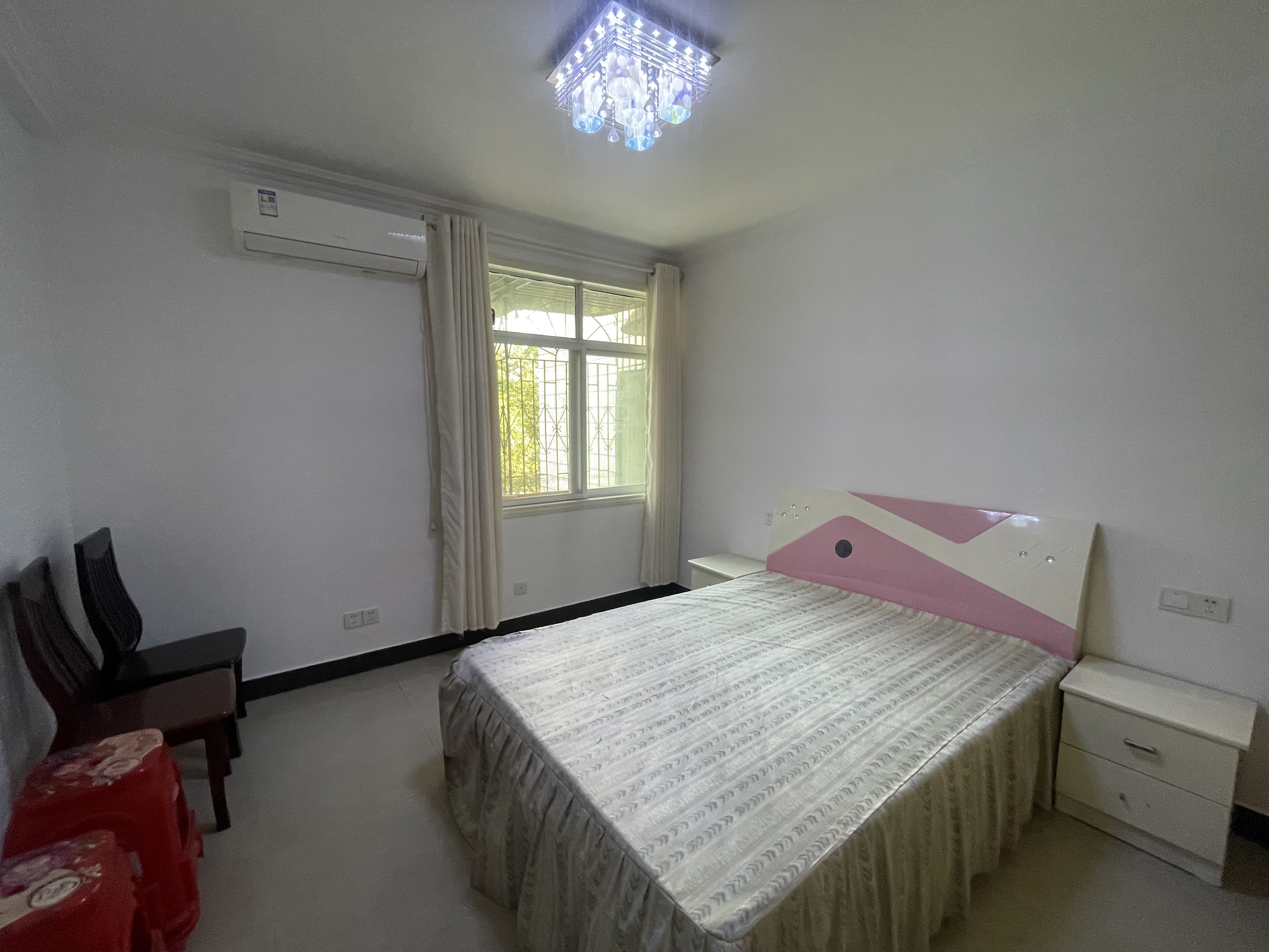 百货公司宿舍 3室2厅2卫 45.0万 百货公司宿舍 3室2厅2卫 45.0万客厅