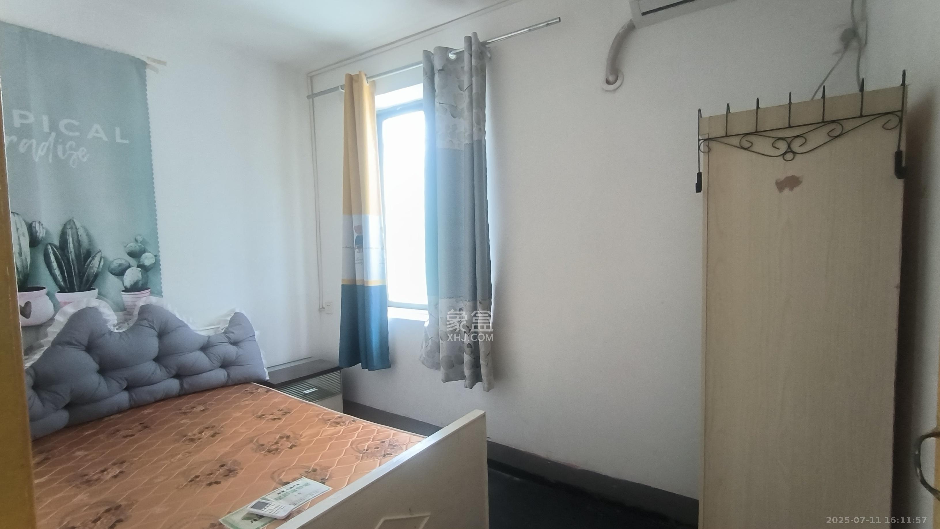 红旗区三片  3室1厅1卫    1800.0元/月 红旗区三片  3室1厅1卫    1800.0元/月室内图