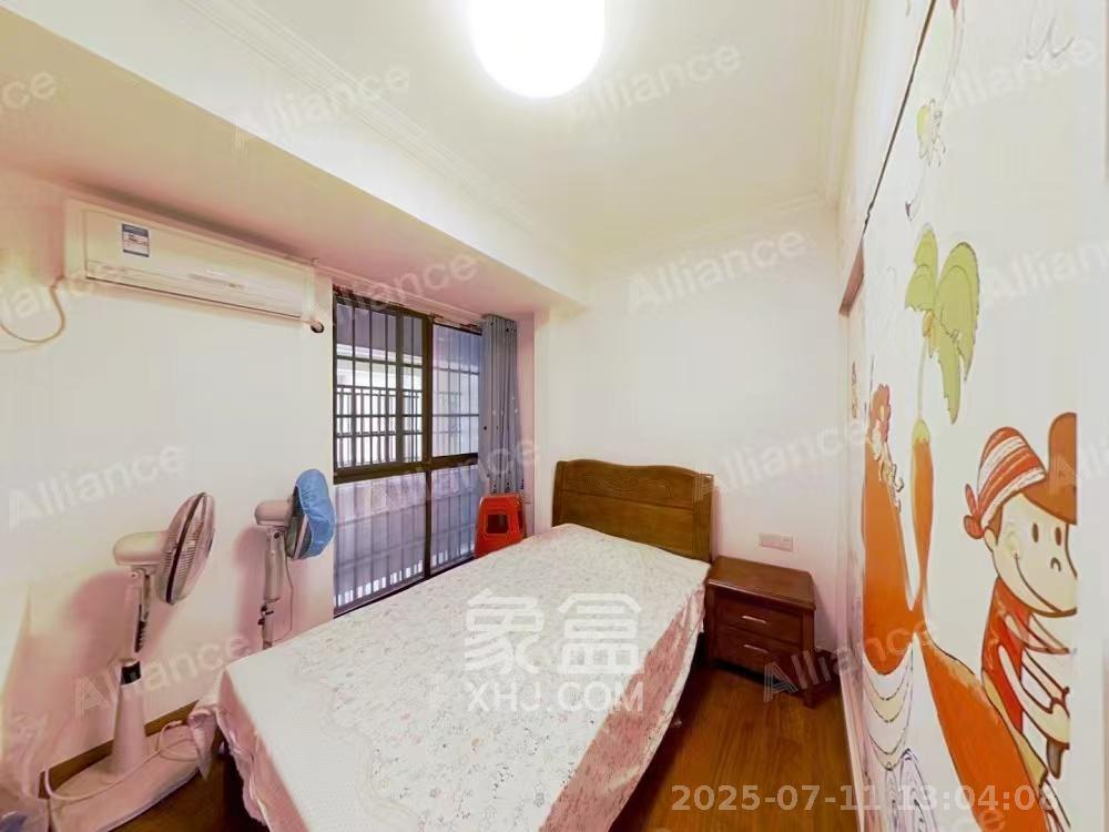 绿地中央广场  3室2厅1卫   2800.00元/月室内图