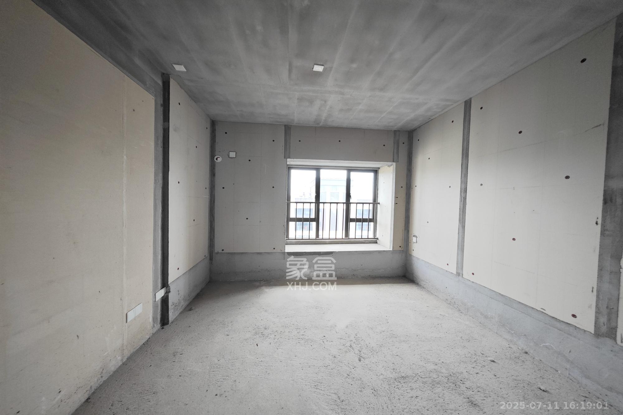 国欣向荣府 4室2厅2卫 130.0万 国欣向荣府 4室2厅2卫 130.0万卧室