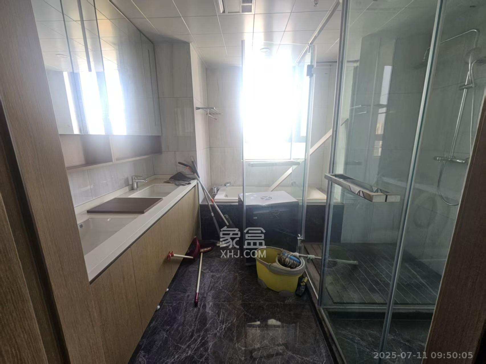 旭辉都会山  4室2厅3卫    9000.0元/月 旭辉都会山  4室2厅3卫    9000.0元/月室内图