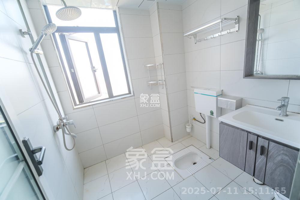 星雅美辰  3室2厅2卫   2500.00元/月室内图