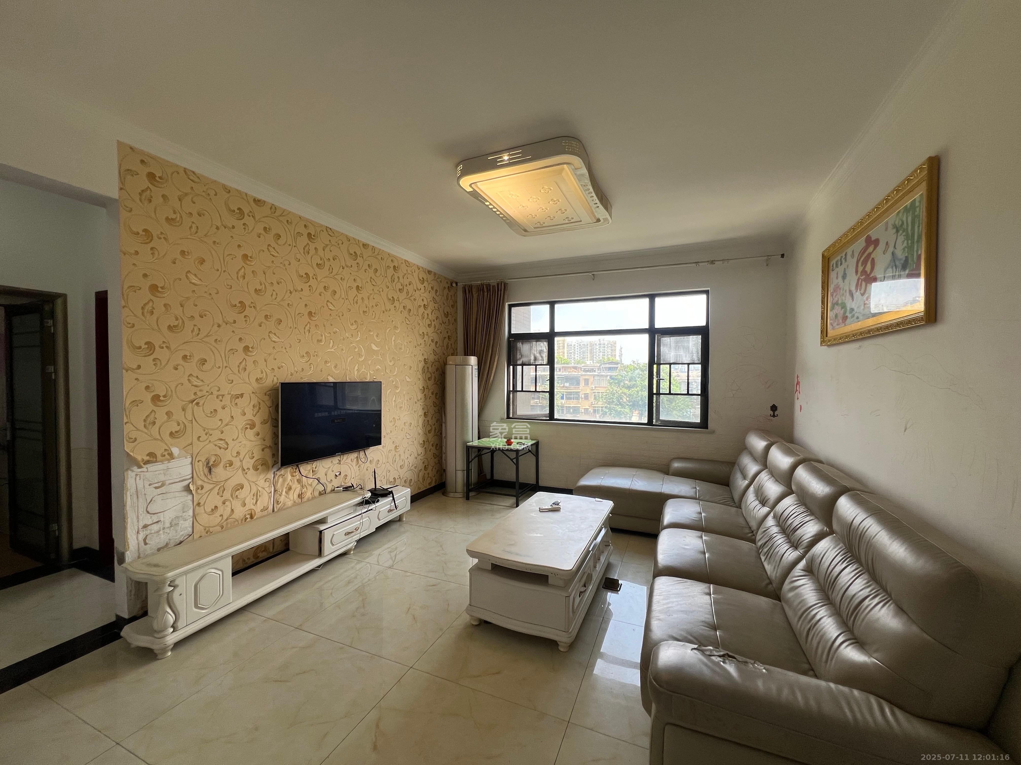 中央美郡 3室2厅1卫 3000.0元/月 中央美郡 3室2厅1卫 3000.0元/月室内图