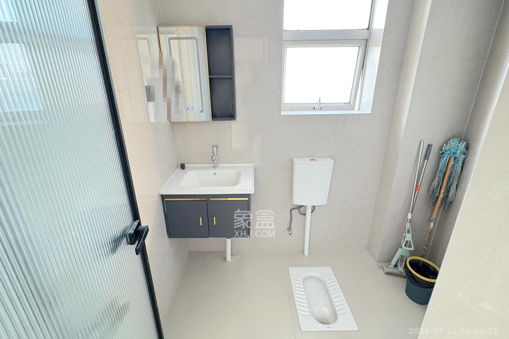 凯通国际城(凯通朝庭) 3室1厅1卫 68.0万 凯通国际城(凯通朝庭) 3室1厅1卫 68.0万卫生间