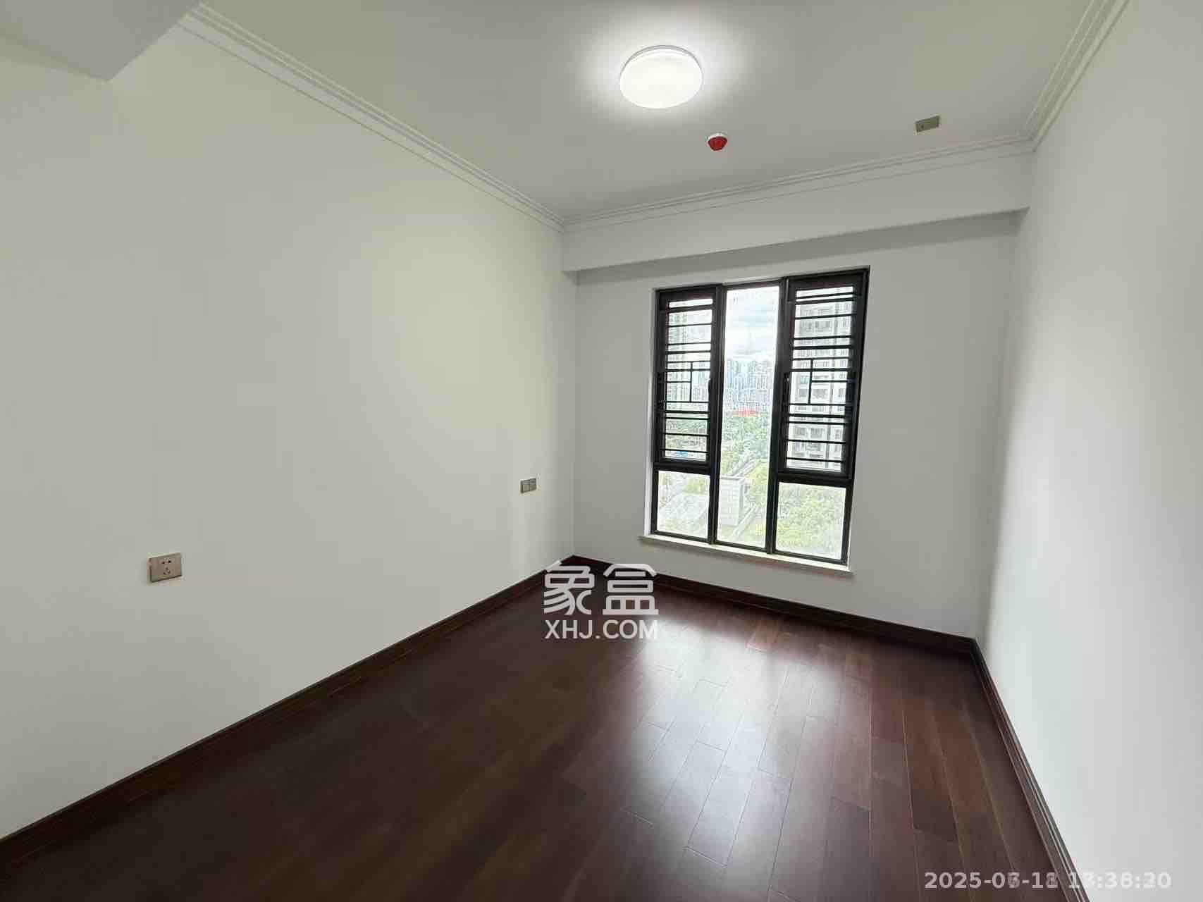 绿地长沙城际空间站(绿地新里佳苑) 4室2厅2卫 3600.0元/月 绿地长沙城际空间站(绿地新里佳苑) 4室2厅2卫 3600.0元/月室内图