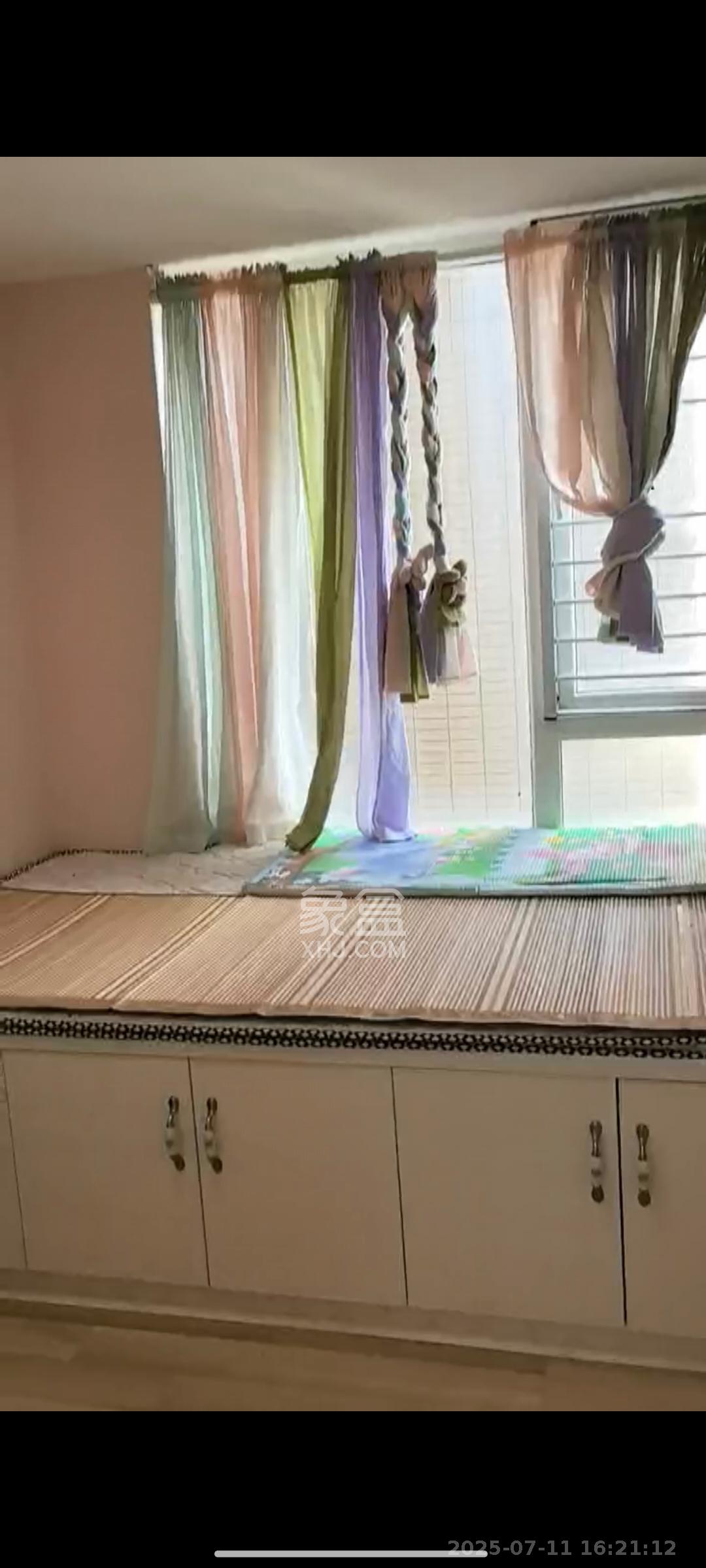 金地三千府(金地湖山樾、金地自在城)  3室1厅1卫    1600.0元/月 金地三千府(金地湖山樾、金地自在城)  3室1厅1卫    1600.0元/月