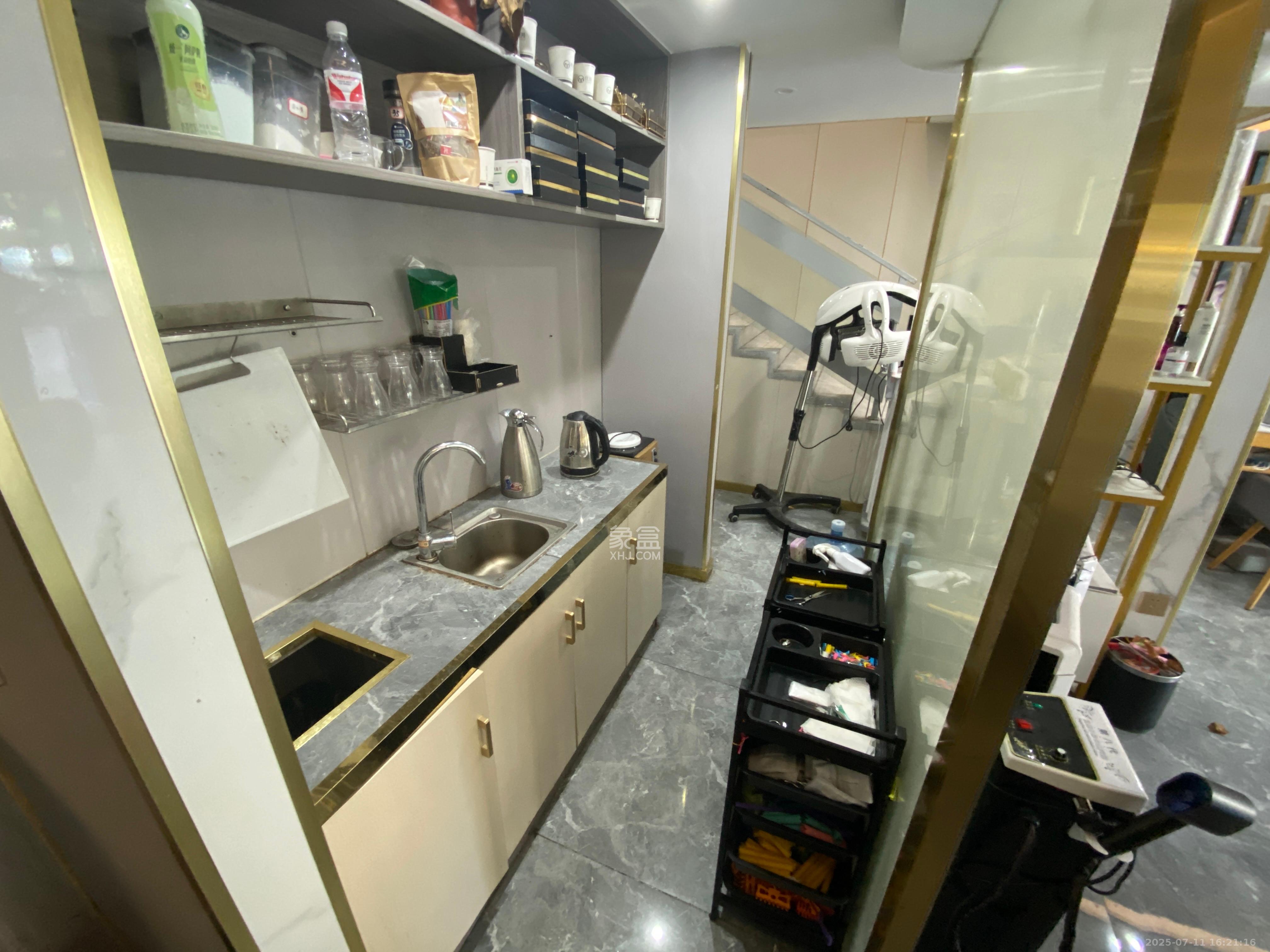 巧克力空间（建鸿达现代大厦）   88.0㎡     9800.00元/月室内图