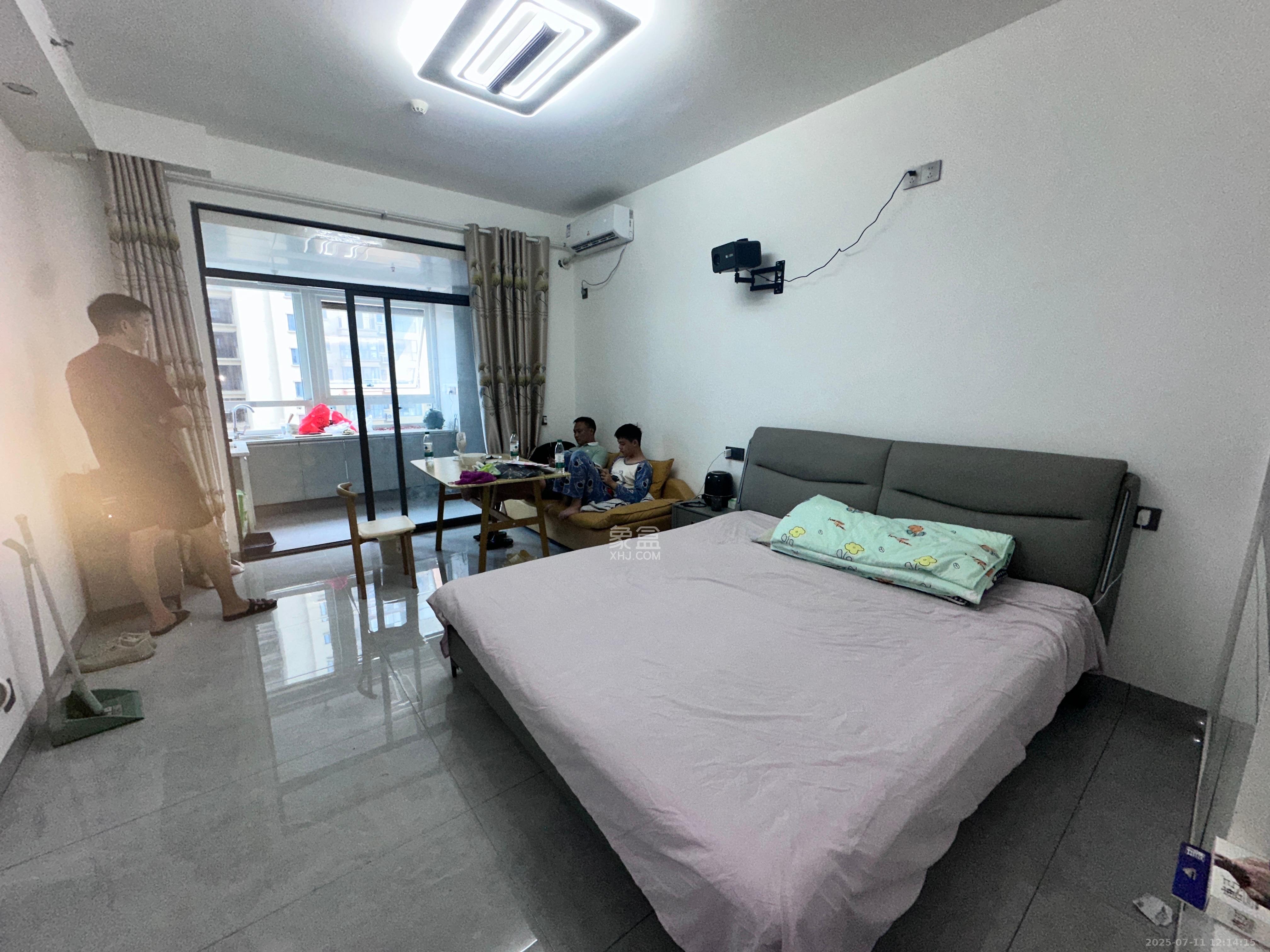 中建嘉和城  1室1厅1卫   1600.00元/月室内图