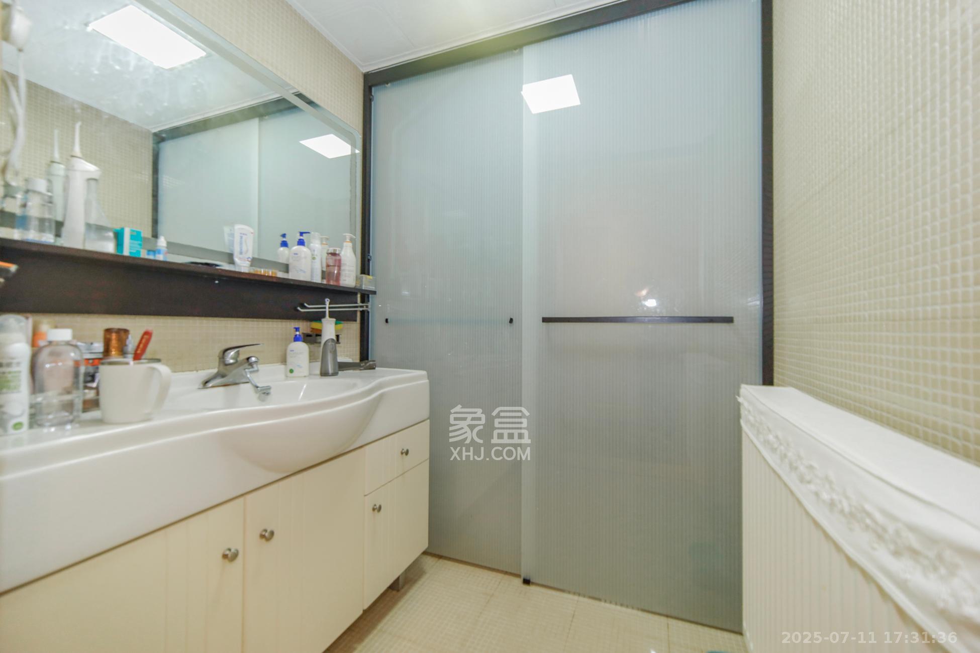 上海城小区  3室2厅2卫    109.0万 上海城小区  3室2厅2卫    109.0万卫生间