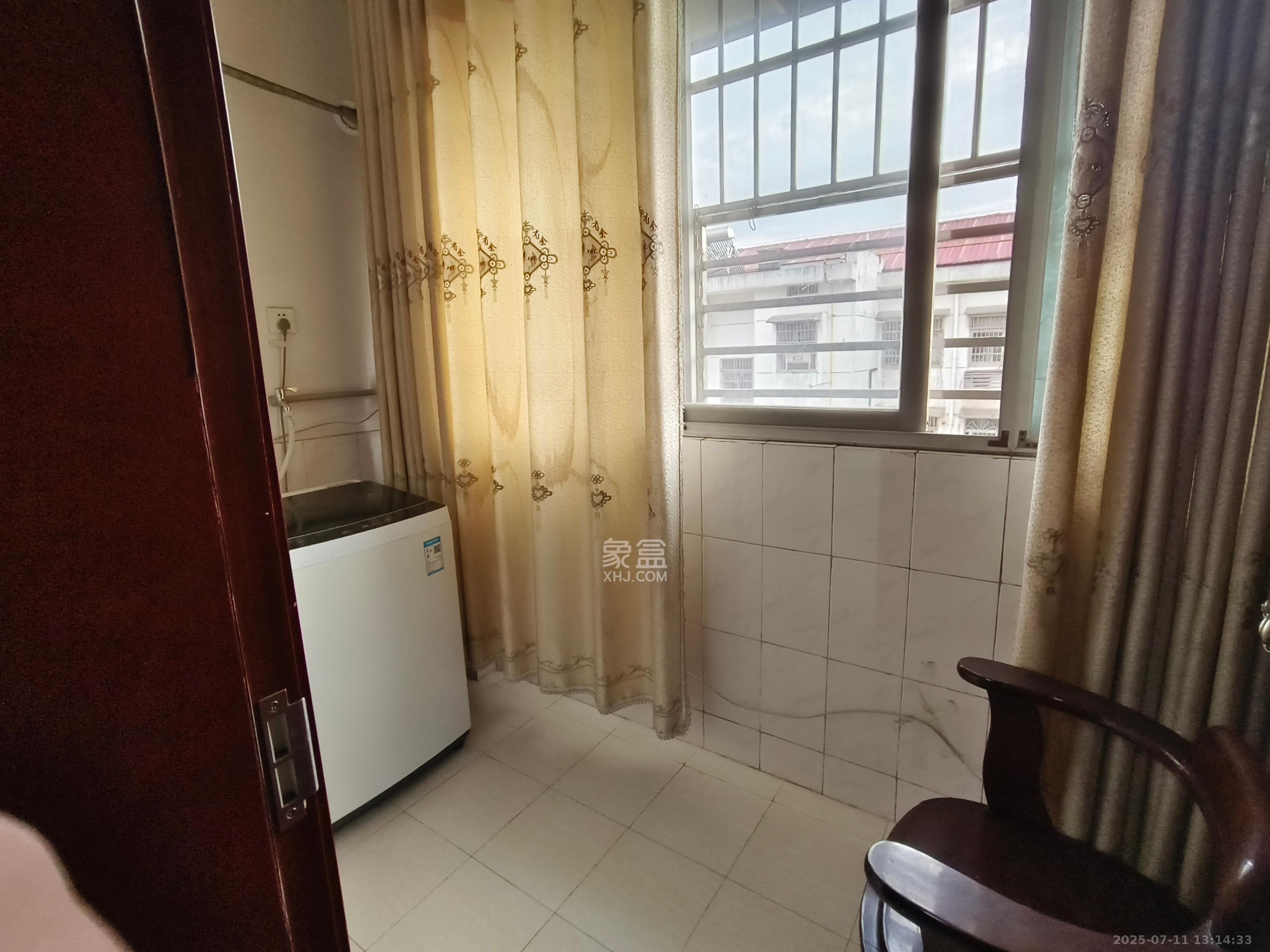 长华小区 1室2厅1卫 1500.0元/月 长华小区 1室2厅1卫 1500.0元/月室内图