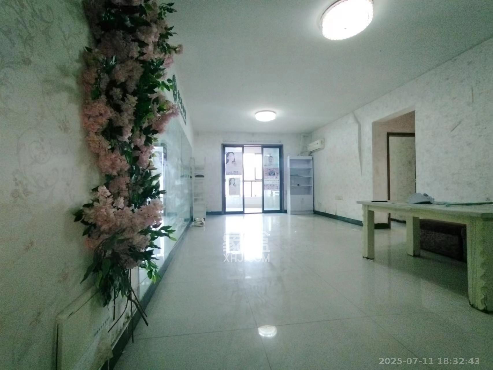 尚城 2室2厅1卫 1700.0元/月 尚城 2室2厅1卫 1700.0元/月室内图