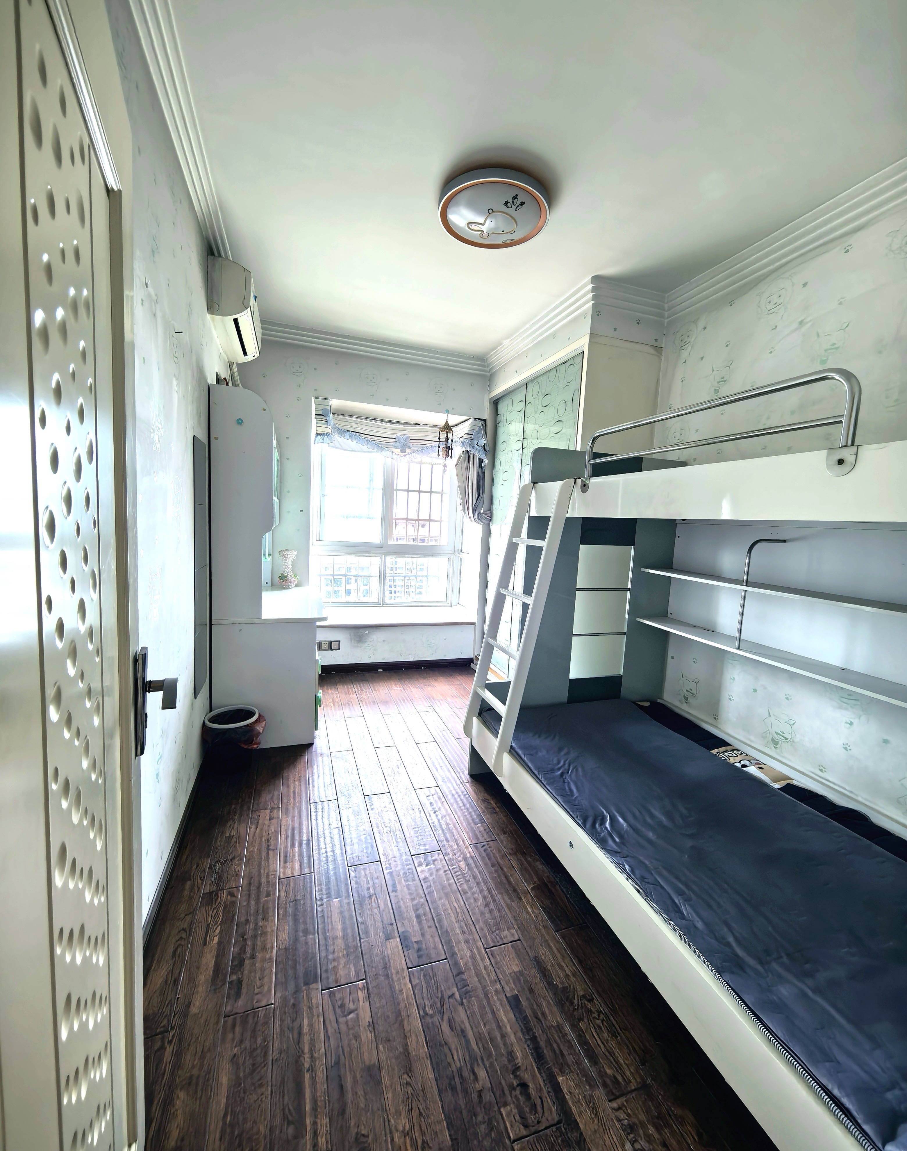 丹枫国际  3室2厅2卫    61.8万 丹枫国际  3室2厅2卫    61.8万客厅