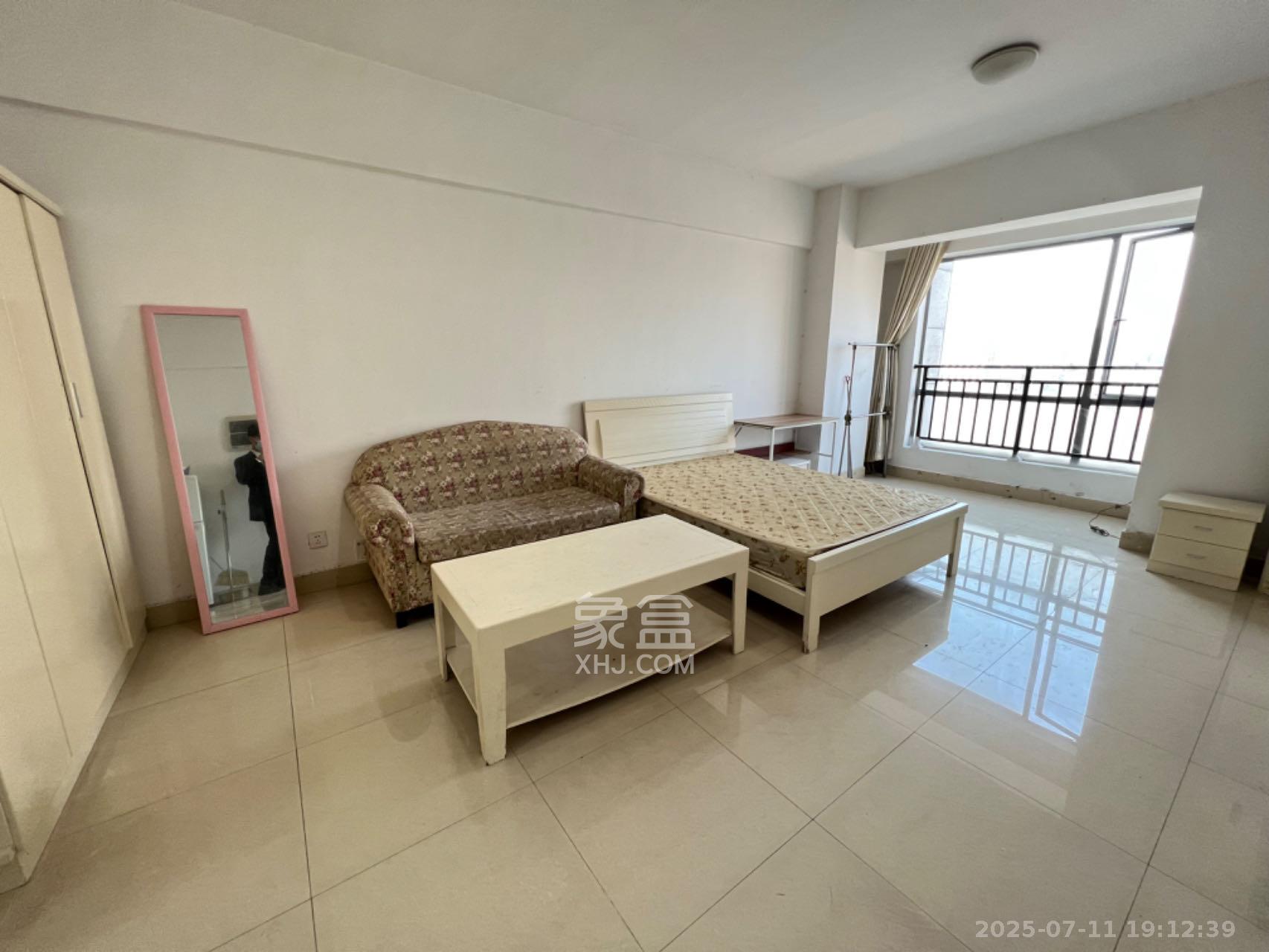 西子一间  1室1厅1卫    1500.0元/月 西子一间  1室1厅1卫    1500.0元/月室内图