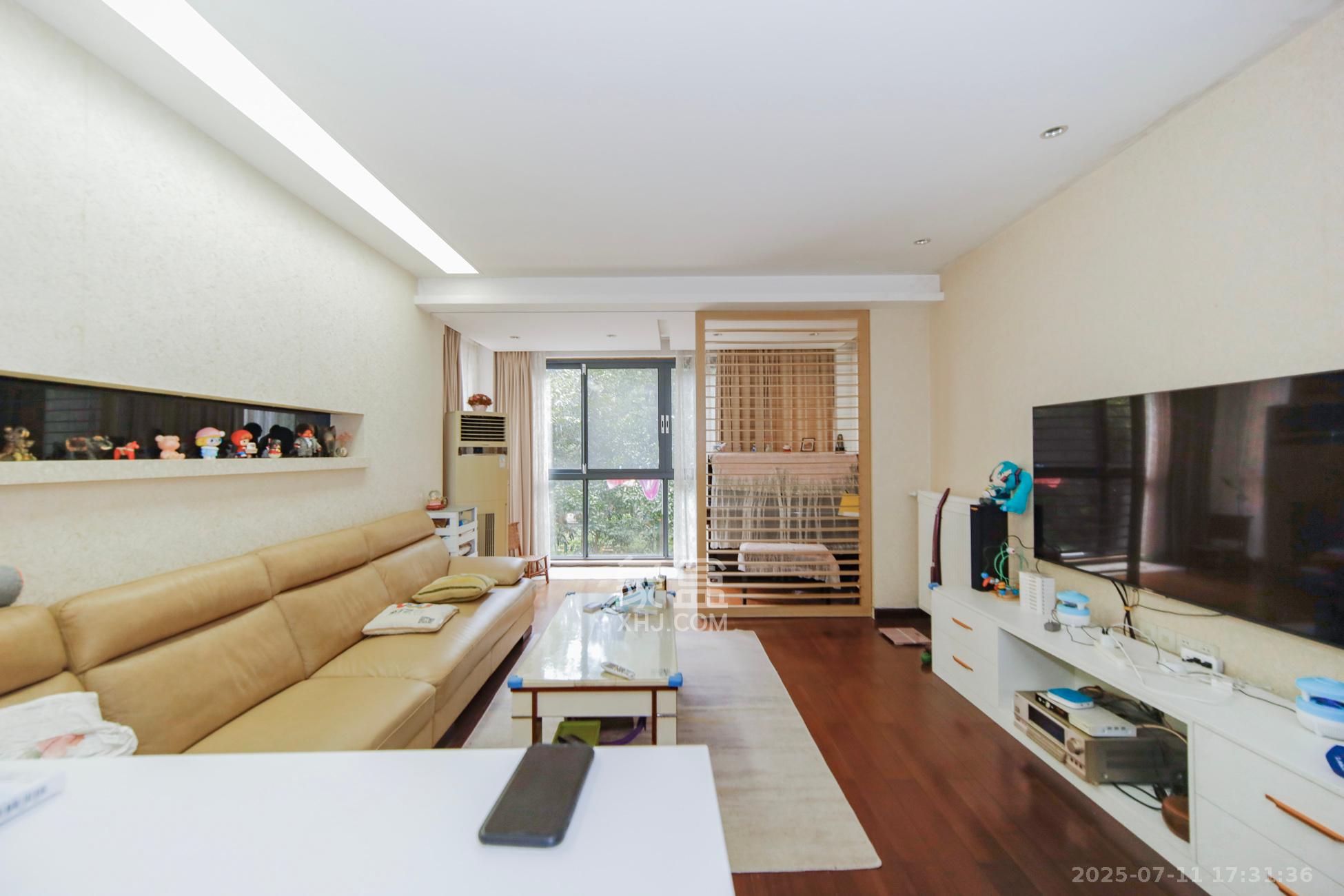 上海城小区  3室2厅2卫    109.0万 上海城小区  3室2厅2卫    109.0万客厅