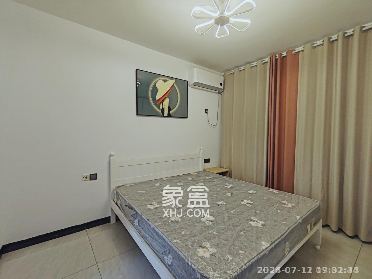和悦城(蟠龙景苑)  1室1厅1卫   1300.00元/月室内图