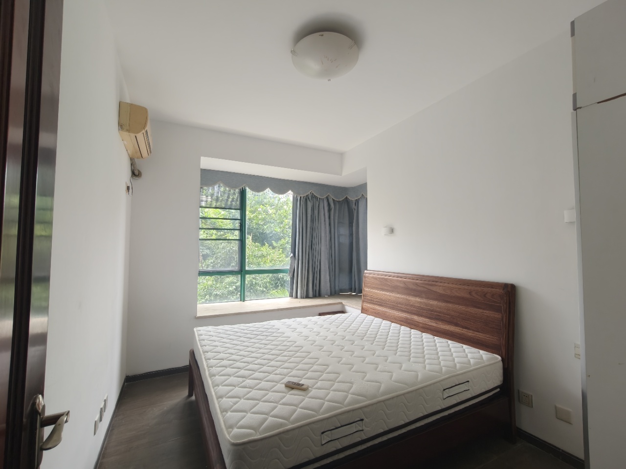 金外滩 3室2厅1卫 3500.0元/月 金外滩 3室2厅1卫 3500.0元/月室内图