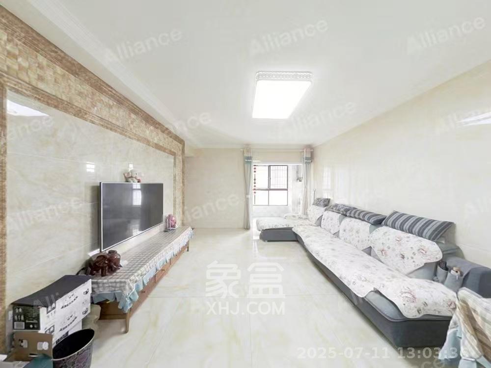 绿地中央广场  3室2厅1卫   2800.00元/月室内图