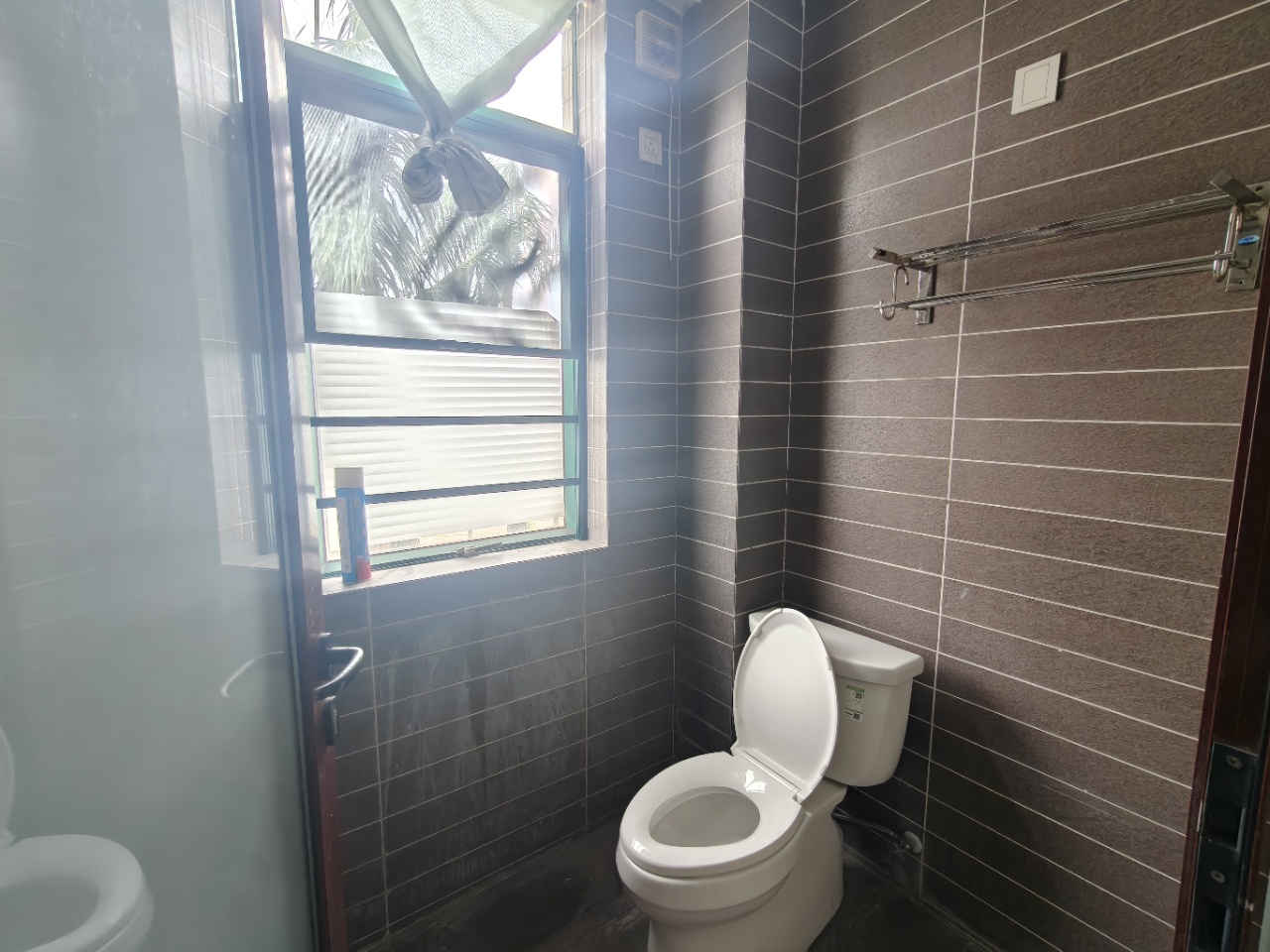 金外滩 3室2厅1卫 3500.0元/月 金外滩 3室2厅1卫 3500.0元/月室内图