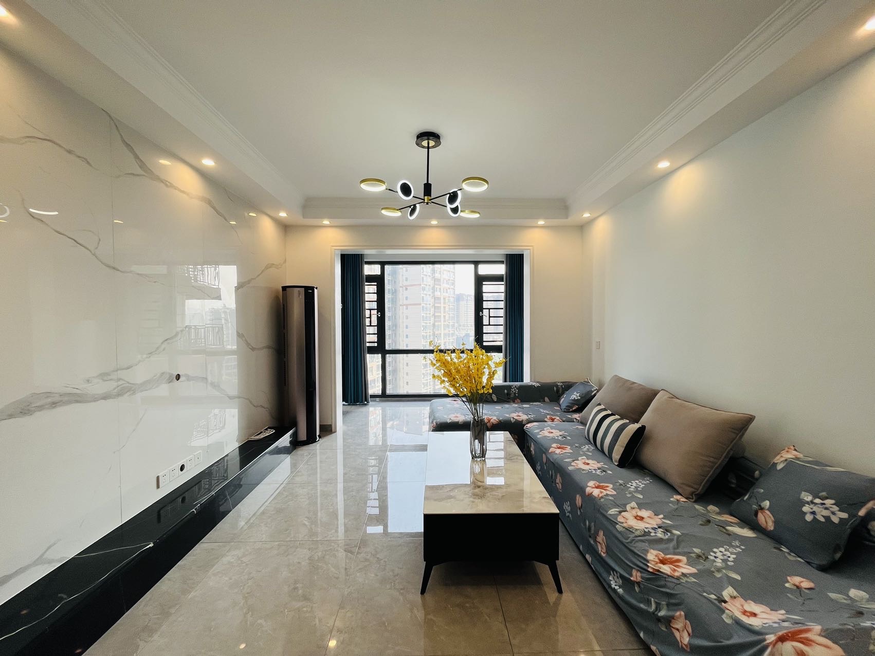 靛达广场 3室2厅1卫 2300.0元/月 靛达广场 3室2厅1卫 2300.0元/月室内图