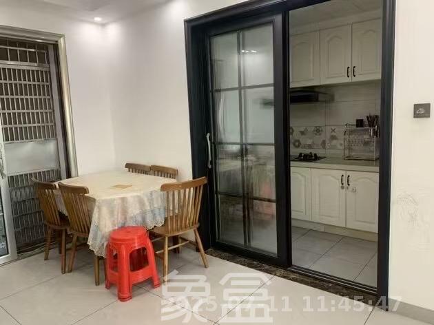 星城新宇瑞景苑（景塘苑）  3室2厅2卫   2500.00元/月室内图