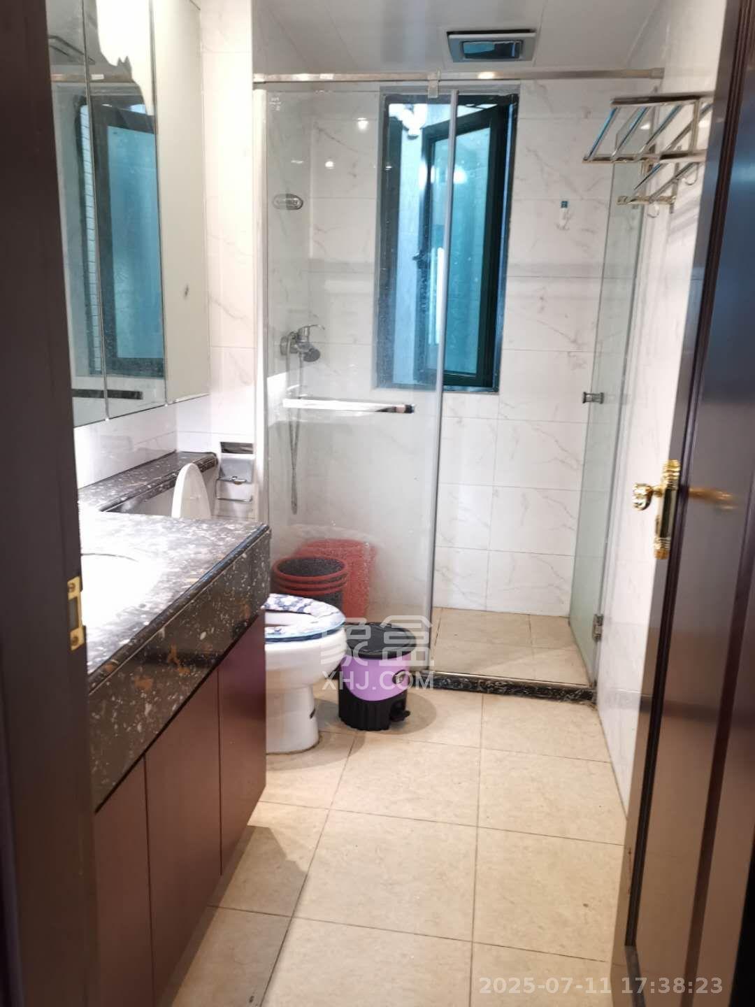 恒大翡翠华庭 3室2厅1卫 2200.0元/月 恒大翡翠华庭 3室2厅1卫 2200.0元/月室内图