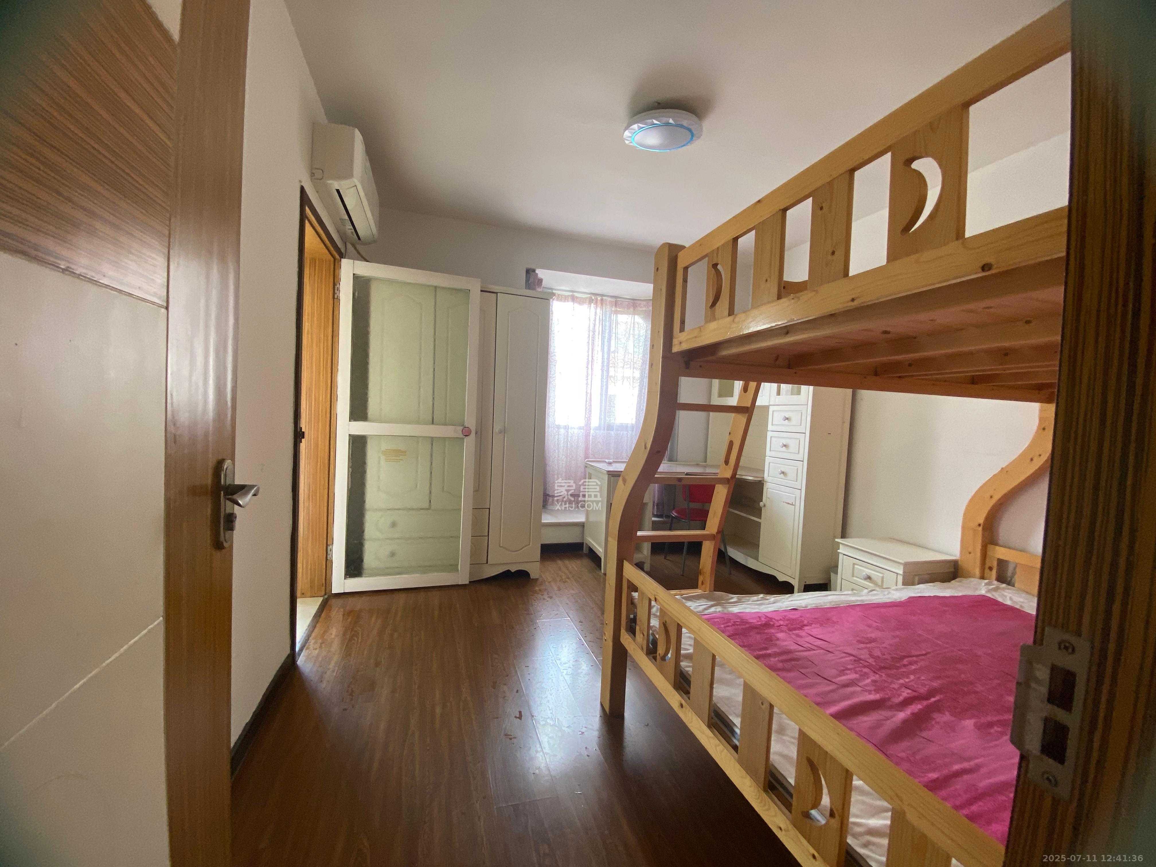 东方新城 6室2厅2卫 3000.0元/月 东方新城 6室2厅2卫 3000.0元/月室内图