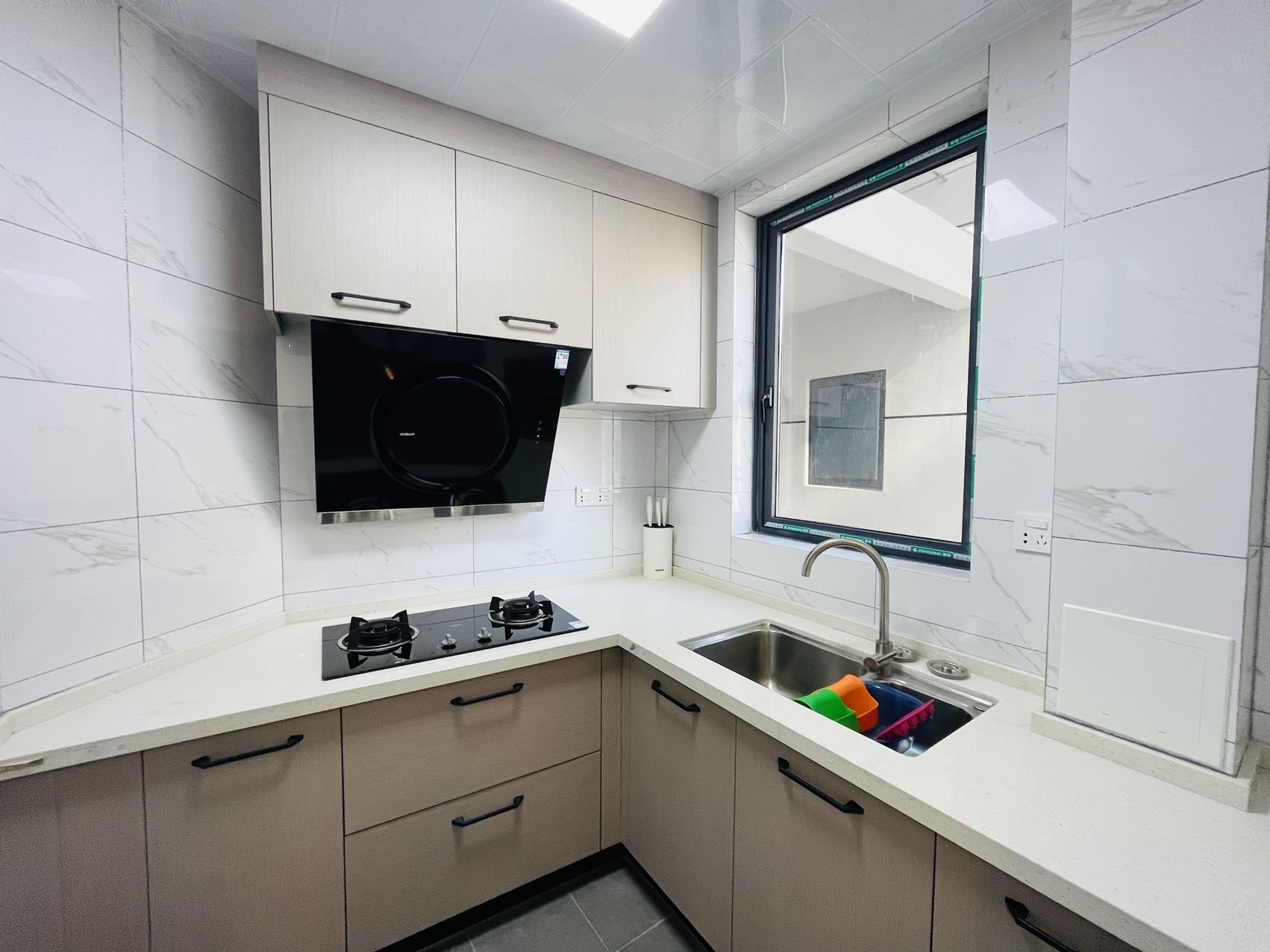 靛达广场 3室2厅1卫 2300.0元/月 靛达广场 3室2厅1卫 2300.0元/月室内图