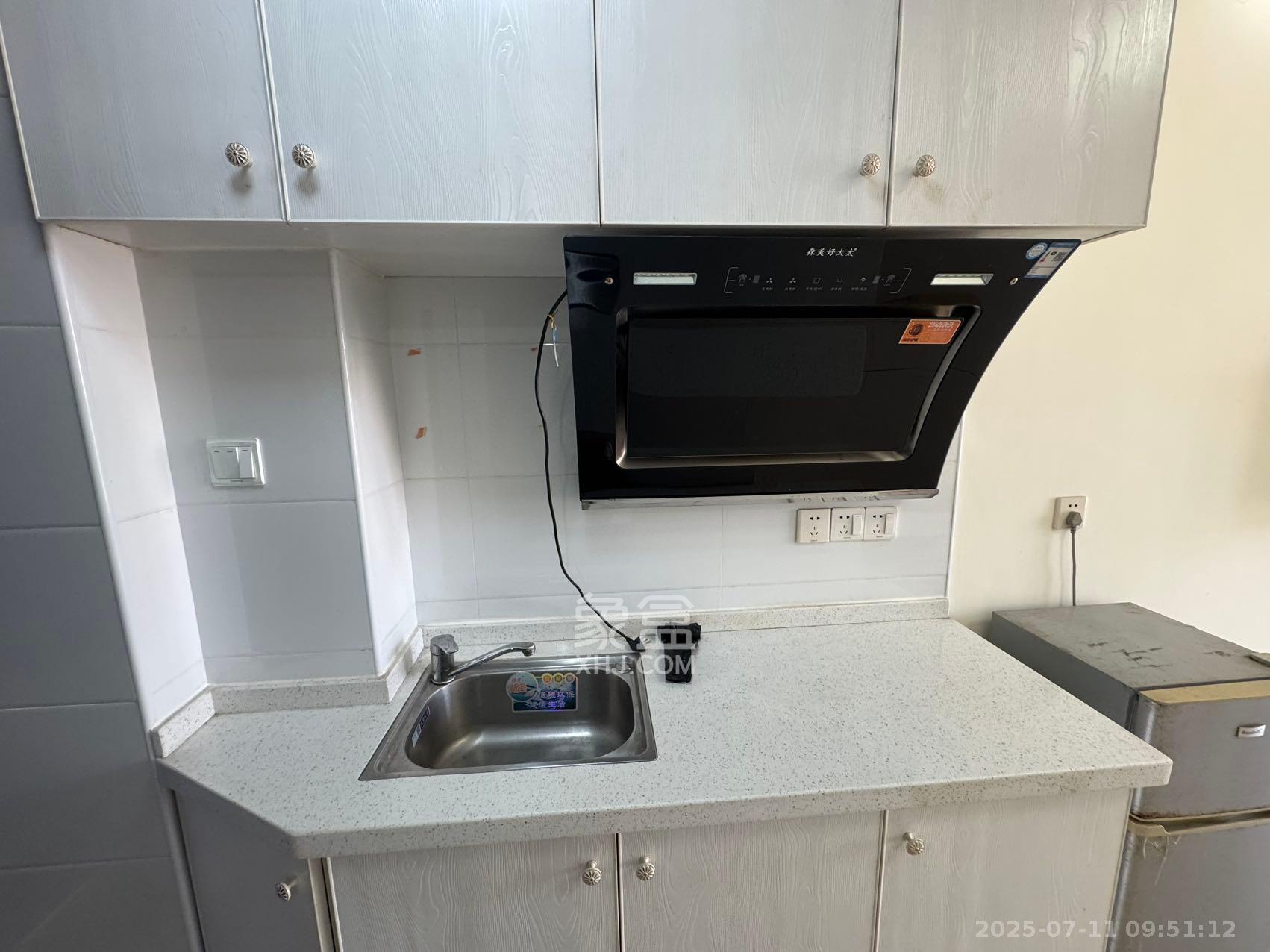 裕天国际商汇中心 1室1厅1卫 1000.0元/月 裕天国际商汇中心 1室1厅1卫 1000.0元/月室内图