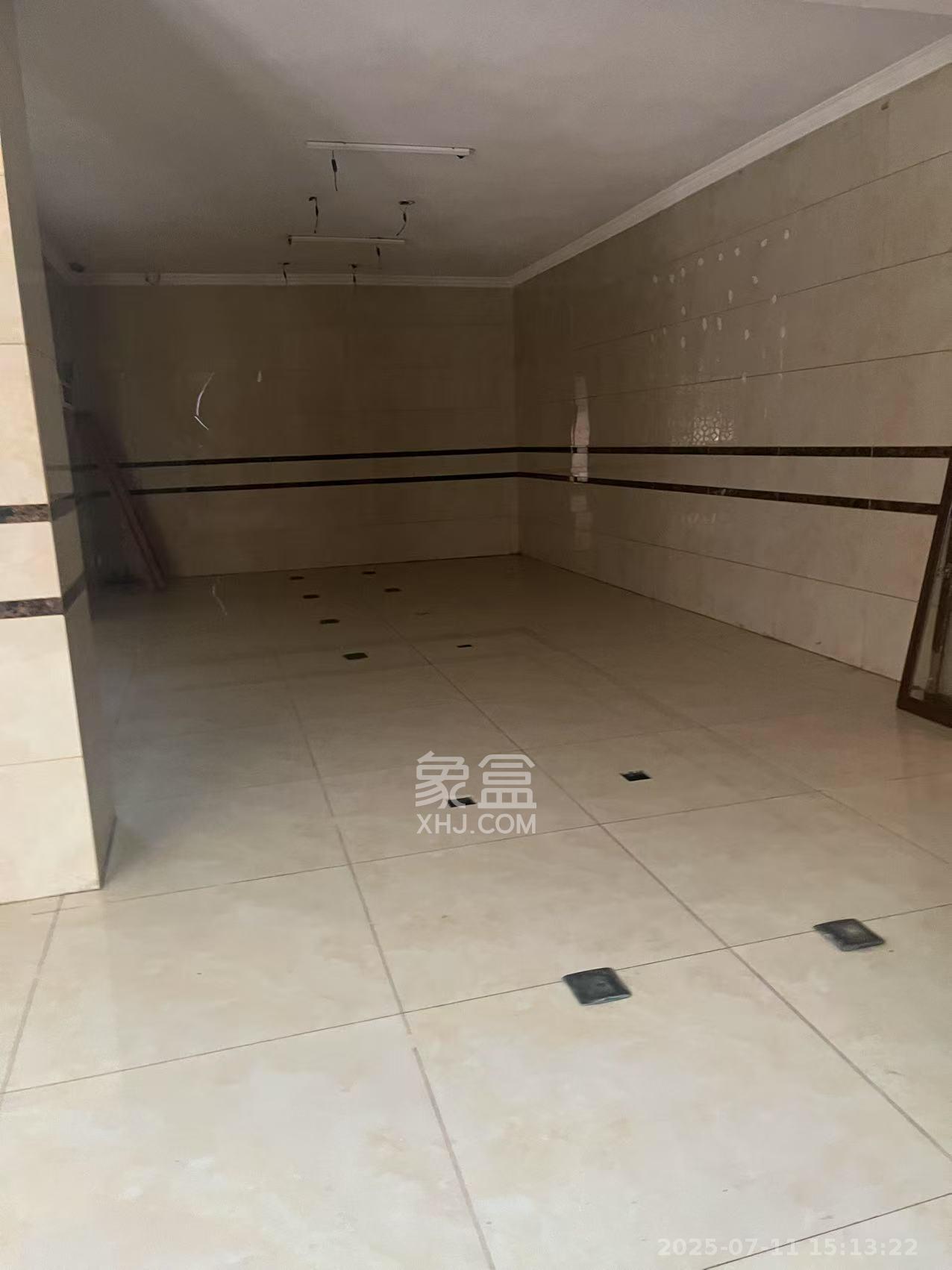 米兰春天  2室2厅1卫    2000.0元/月 米兰春天  2室2厅1卫    2000.0元/月室内图