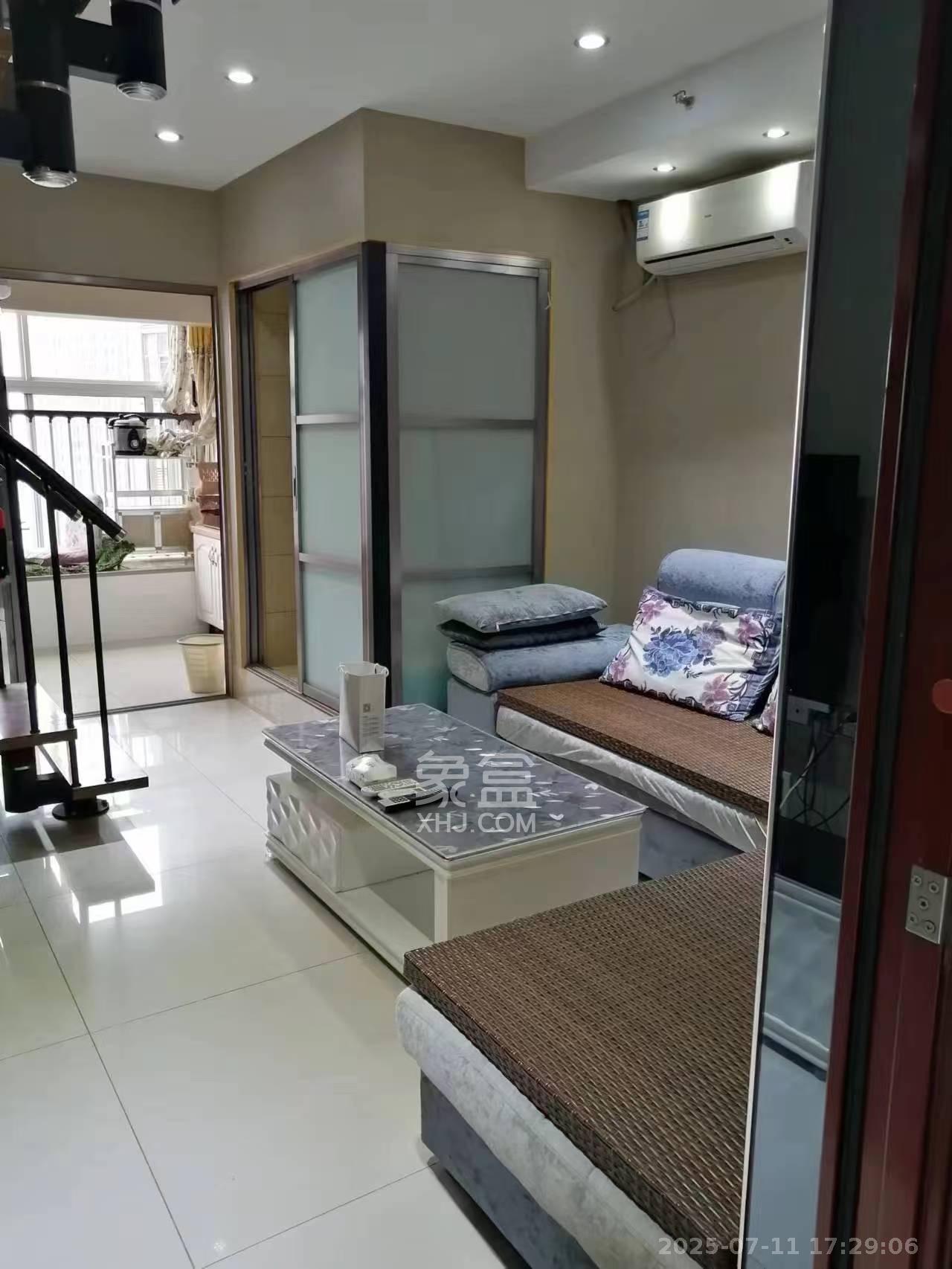 金色loft（鑫秋大厦）  2室2厅1卫   2100.00元/月室内图