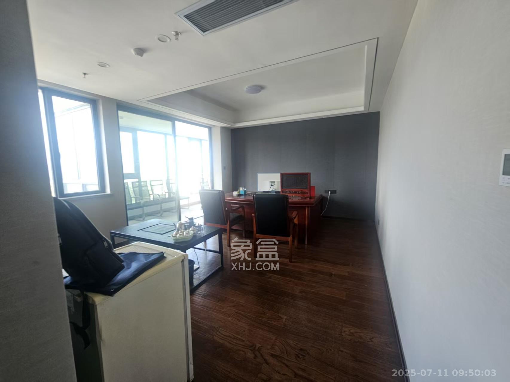 旭辉都会山  4室2厅3卫    9000.0元/月 旭辉都会山  4室2厅3卫    9000.0元/月室内图