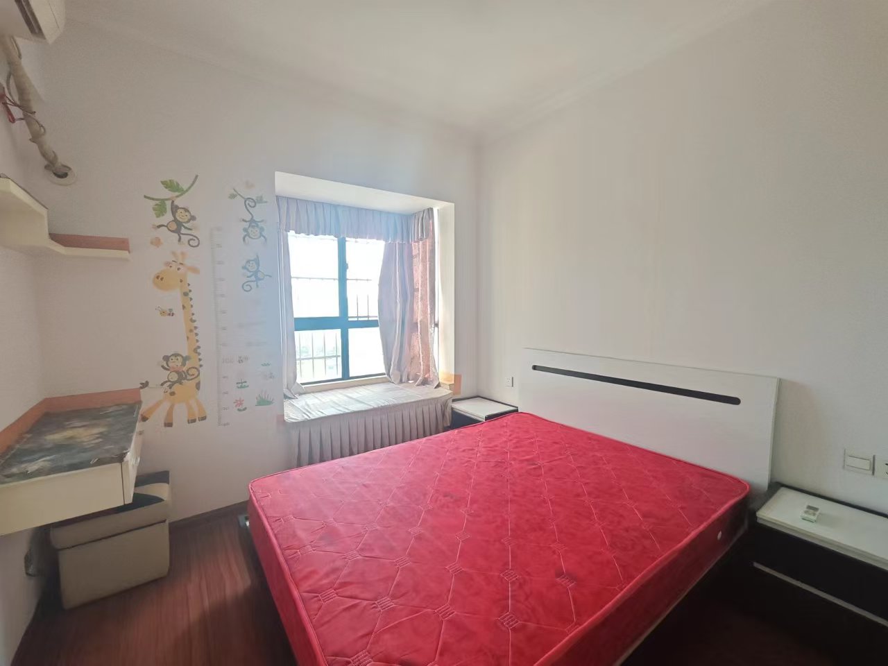 名仕华府  2室2厅1卫   1800.00元/月室内图