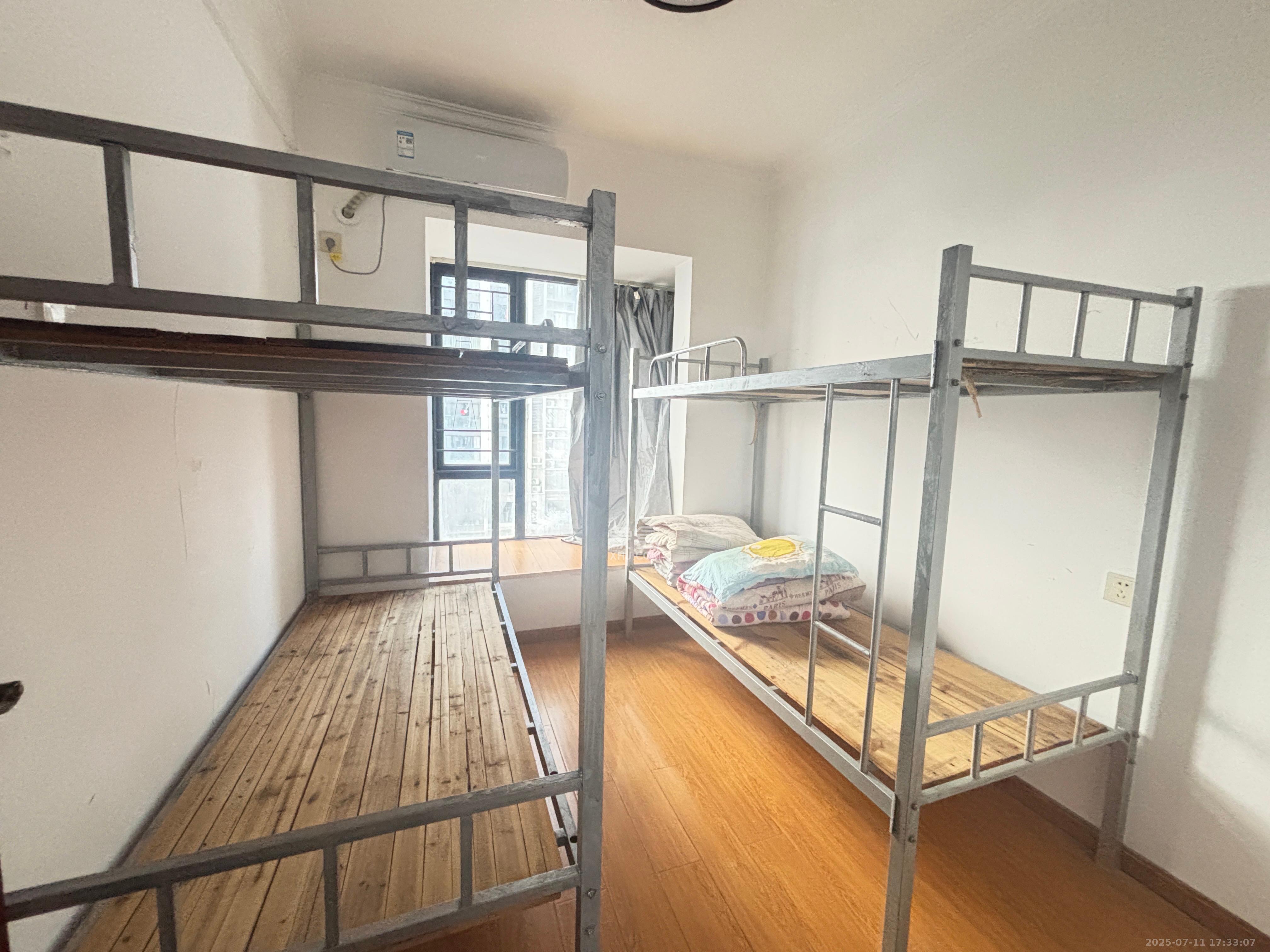 蓝山郡  4室2厅2卫    1800.0元/月室内图