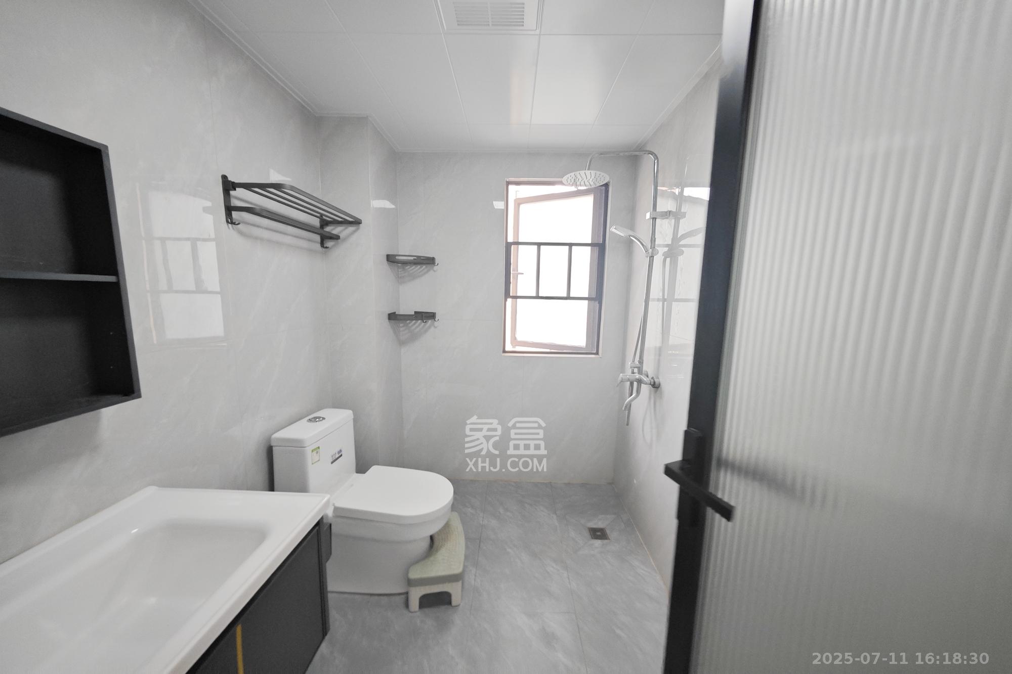 国欣向荣府  4室2厅2卫    143.8万其他