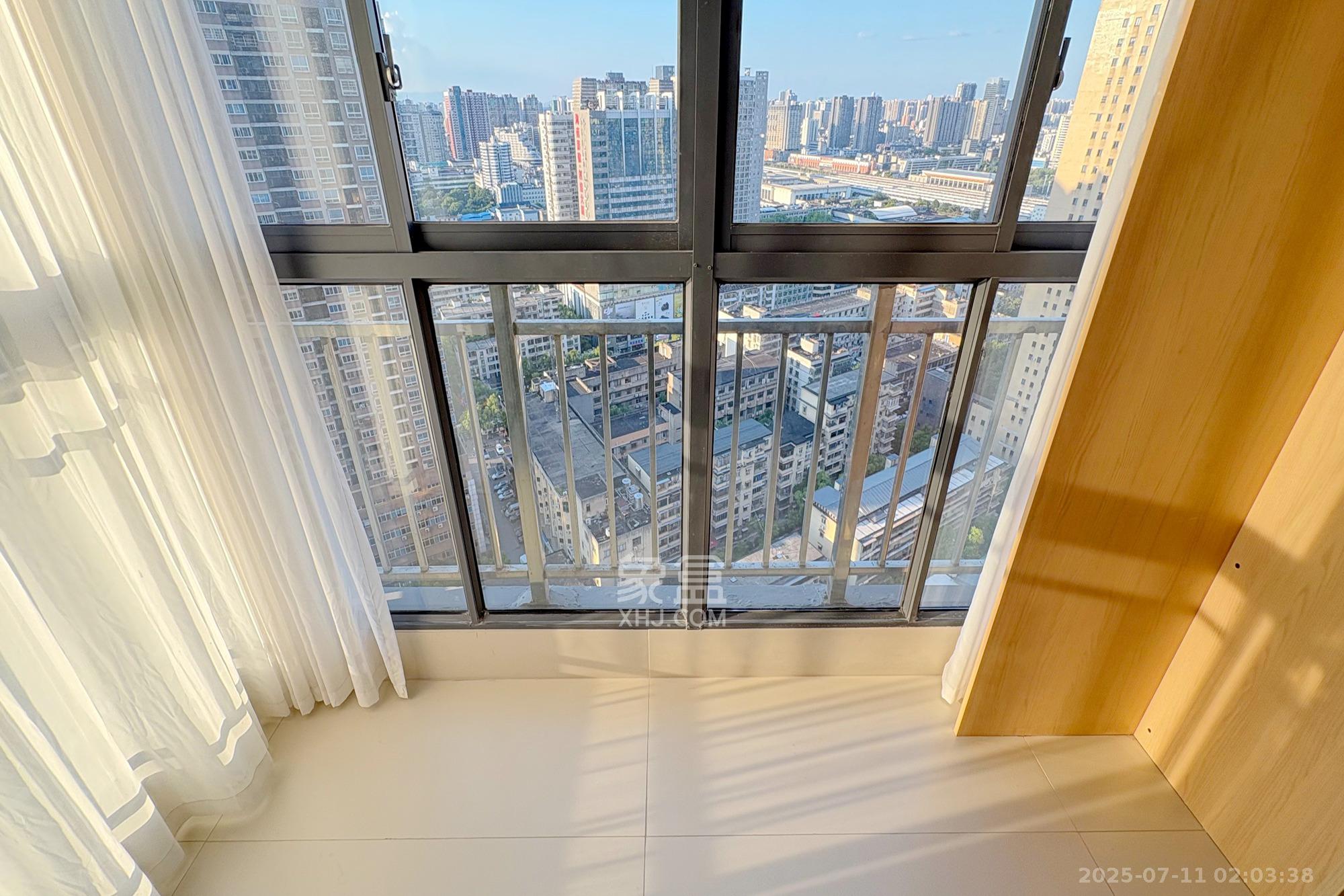 凯通国际城(凯通朝庭) 3室1厅1卫 68.0万 凯通国际城(凯通朝庭) 3室1厅1卫 68.0万阳台