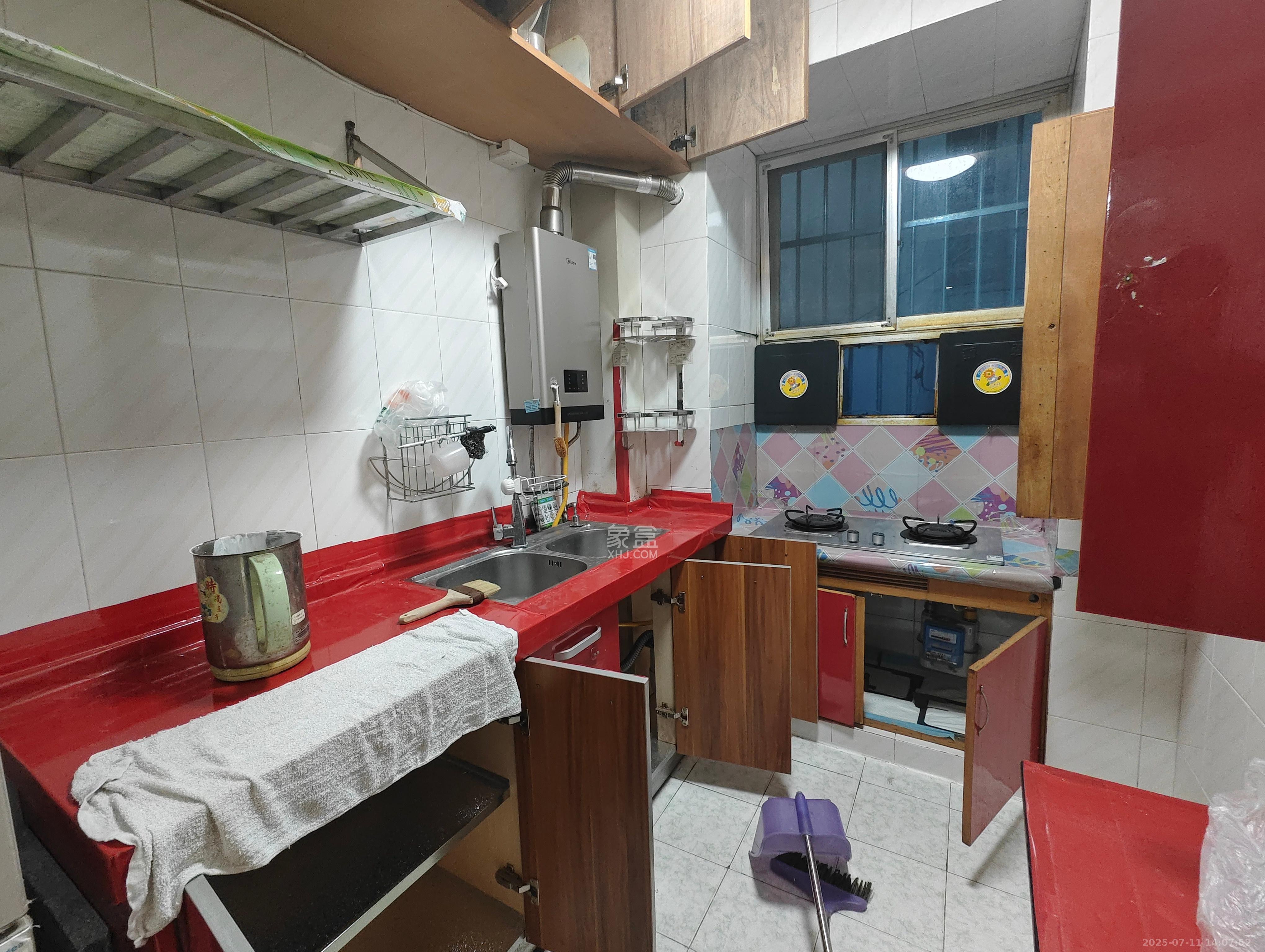 文华商住楼  3室2厅2卫   2800.00元/月室内图