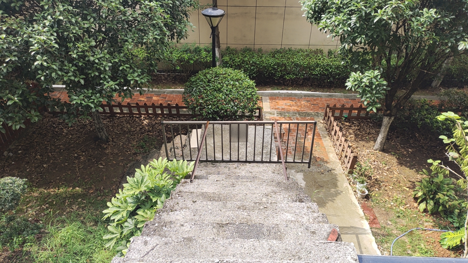 悦江山 4室2厅2卫 105.0万 悦江山 4室2厅2卫 105.0万客厅