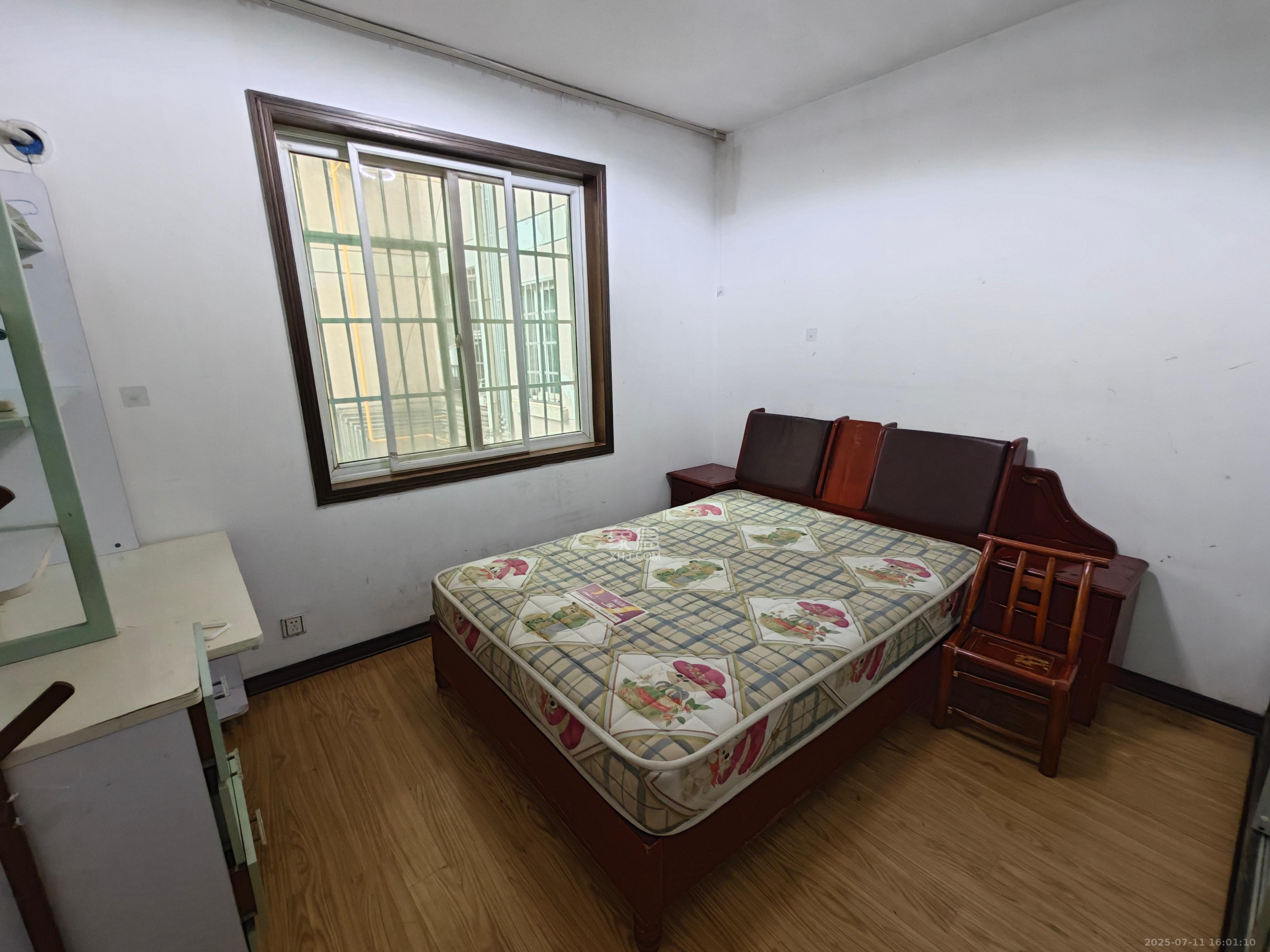 恩瑞麓山名园(龙王港小区)  3室2厅1卫    2300.0元/月 恩瑞麓山名园(龙王港小区)  3室2厅1卫    2300.0元/月室内图