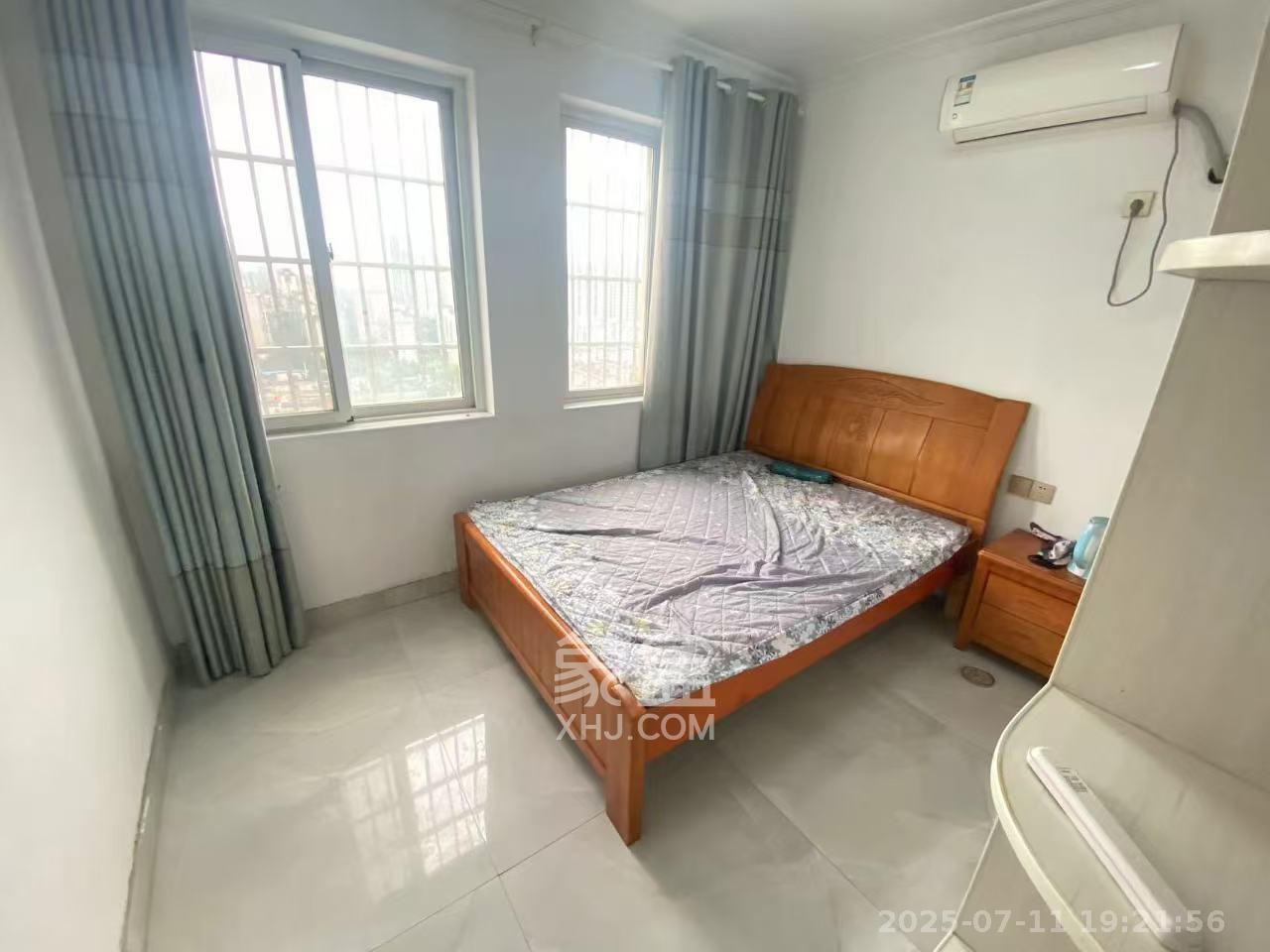 巧克力空间（建鸿达现代大厦）  3室2厅1卫   2300.00元/月室内图