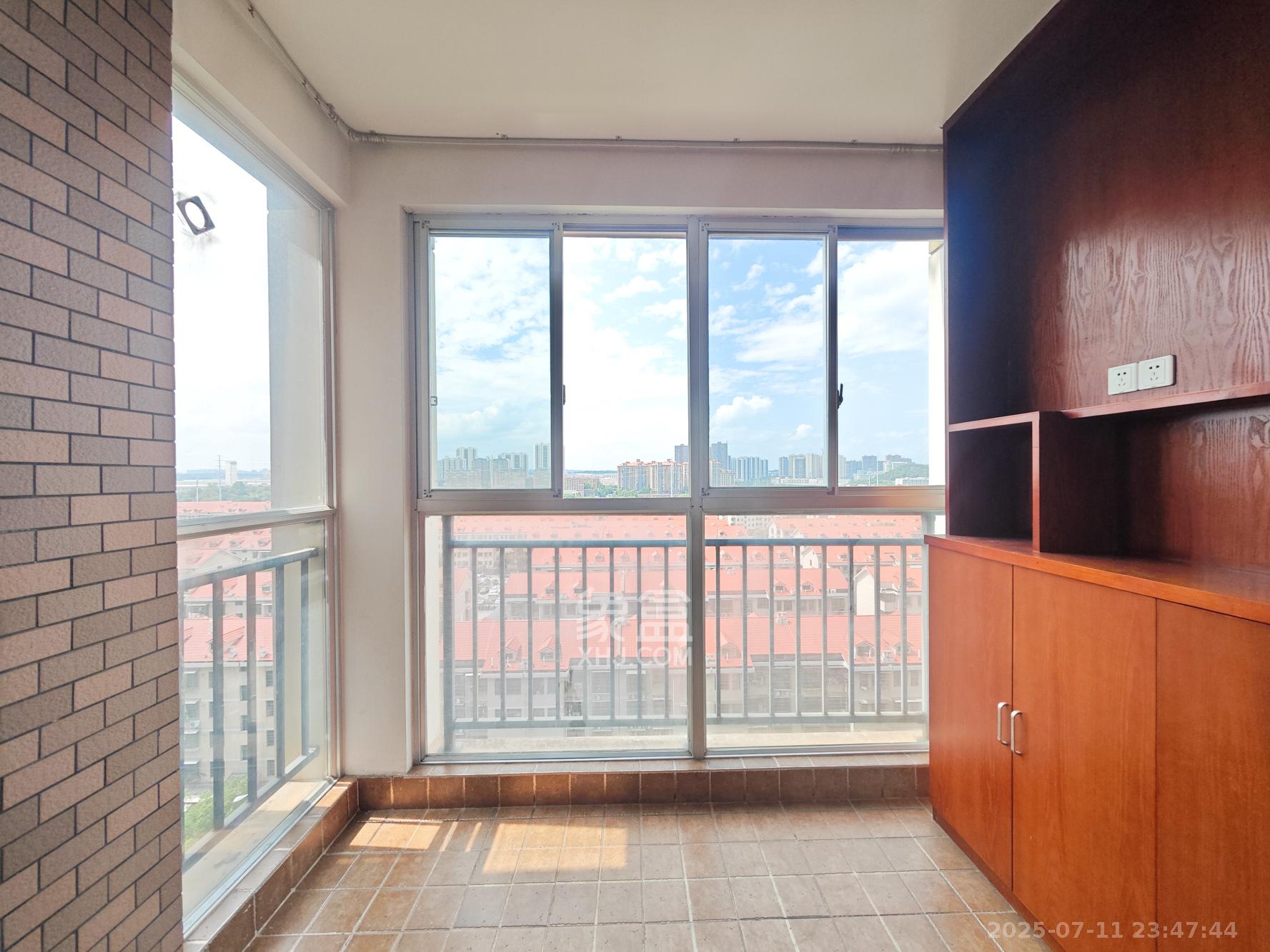 桃阳苑(省人大单位房) 3室2厅2卫 142.0万 桃阳苑(省人大单位房) 3室2厅2卫 142.0万其他