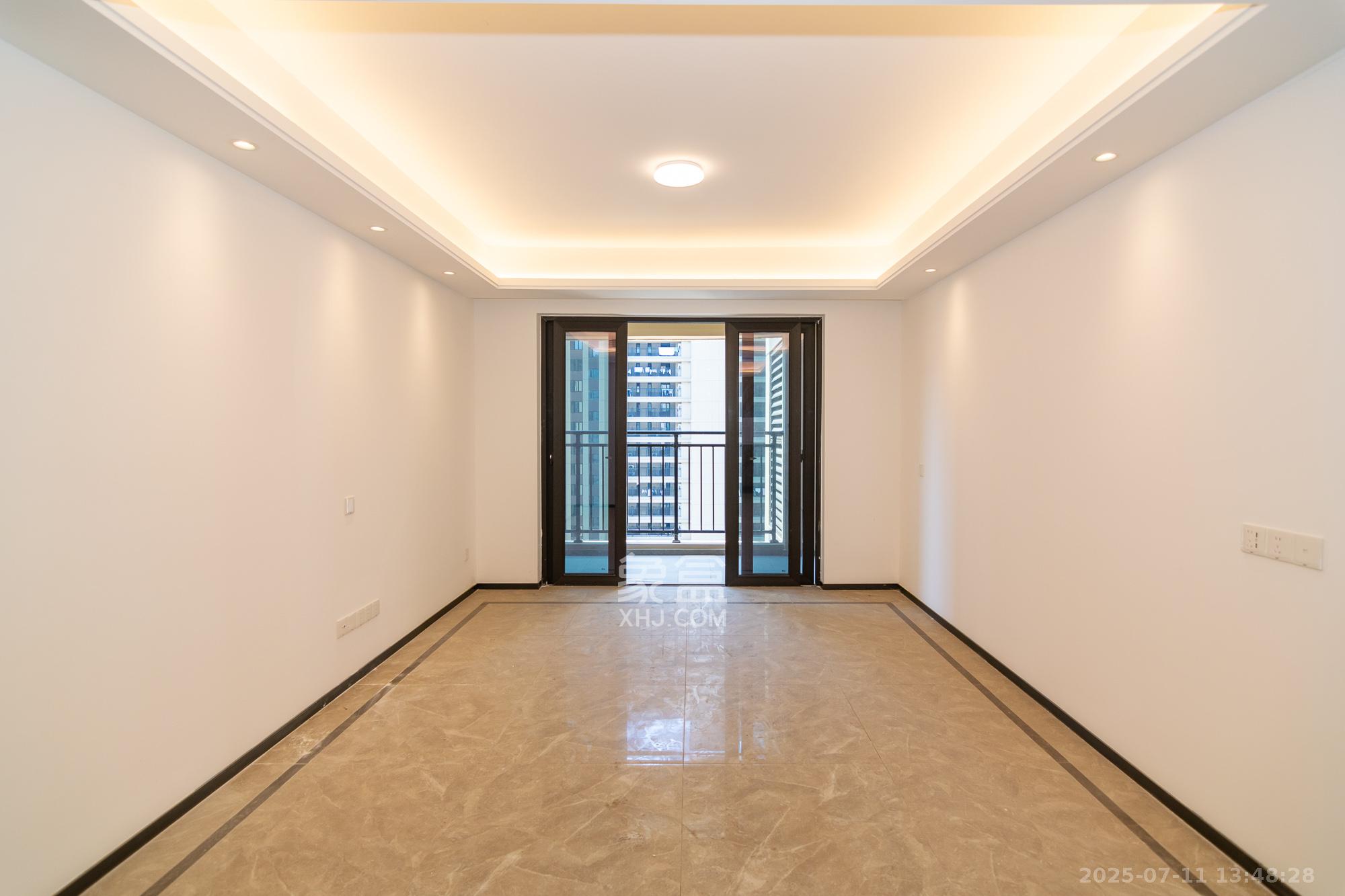 金辉优步学府  4室2厅2卫    105.0万 金辉优步学府  4室2厅2卫    105.0万客厅